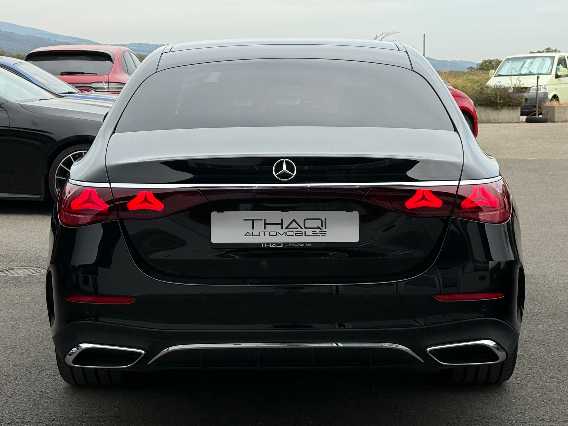MERCEDES-BENZ E 220 d 4Matic 9G-Tronic AMG Line-image-9