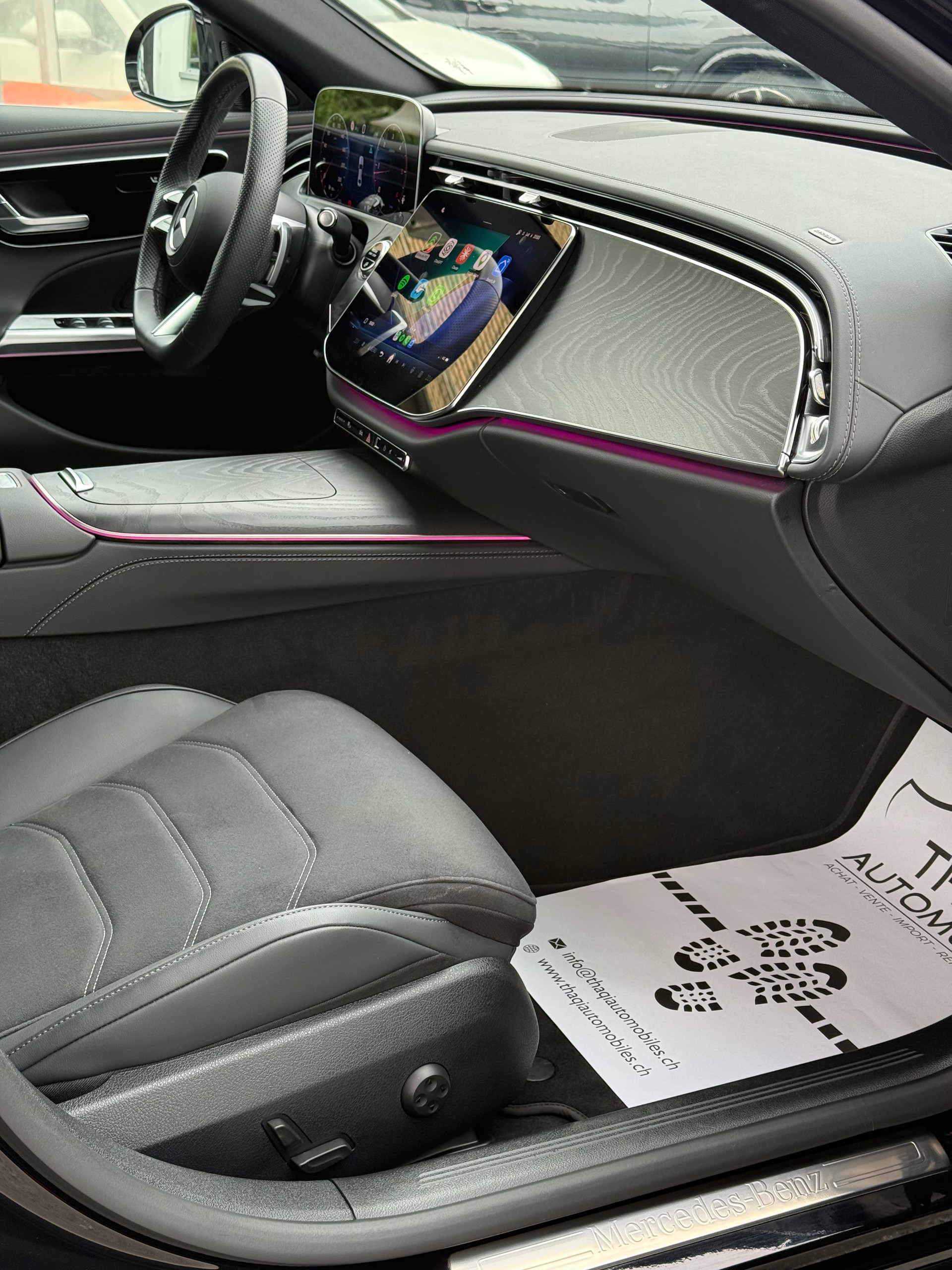 MERCEDES-BENZ E 220 d 4Matic 9G-Tronic AMG Line-image-26
