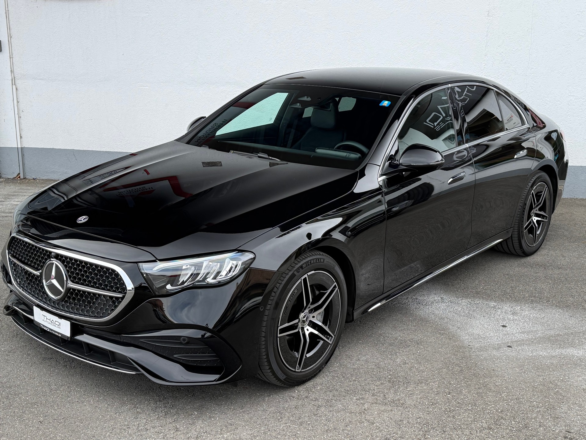 MERCEDES-BENZ E 220 d 4Matic 9G-Tronic AMG Line-image-3