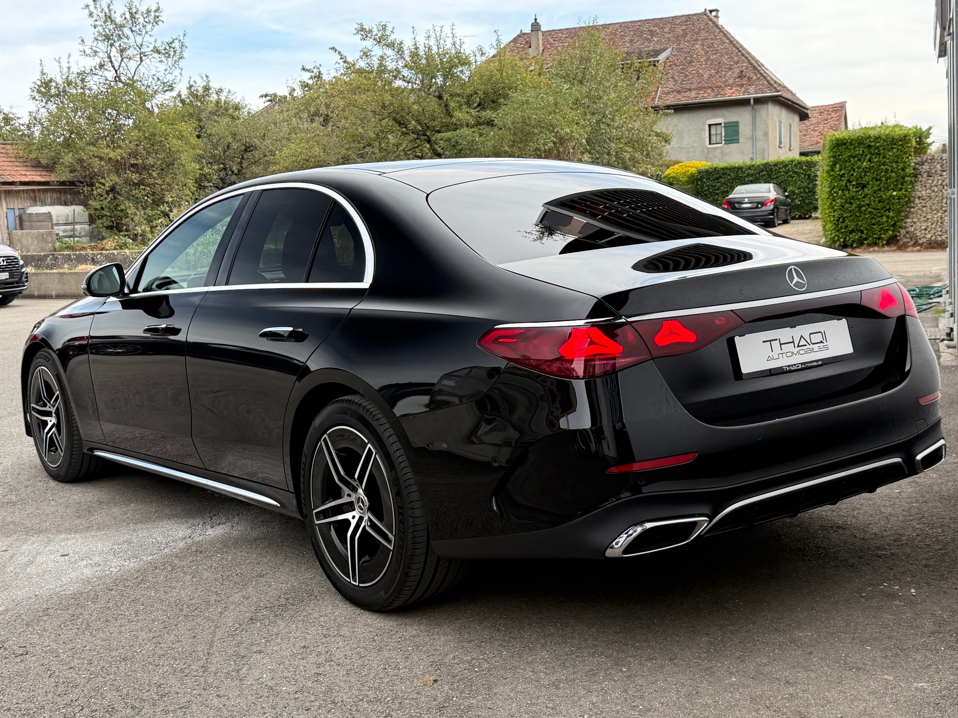MERCEDES-BENZ E 220 d 4Matic 9G-Tronic AMG Line-image-7