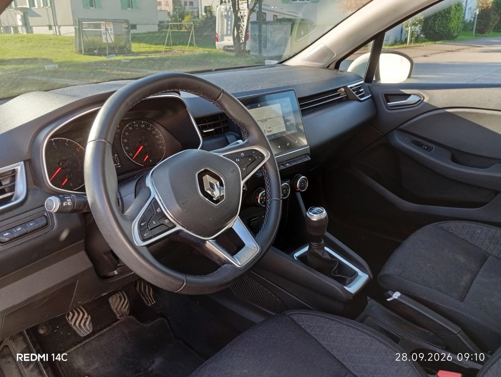RENAULT 1.0 TCe Zen S/S-image-1