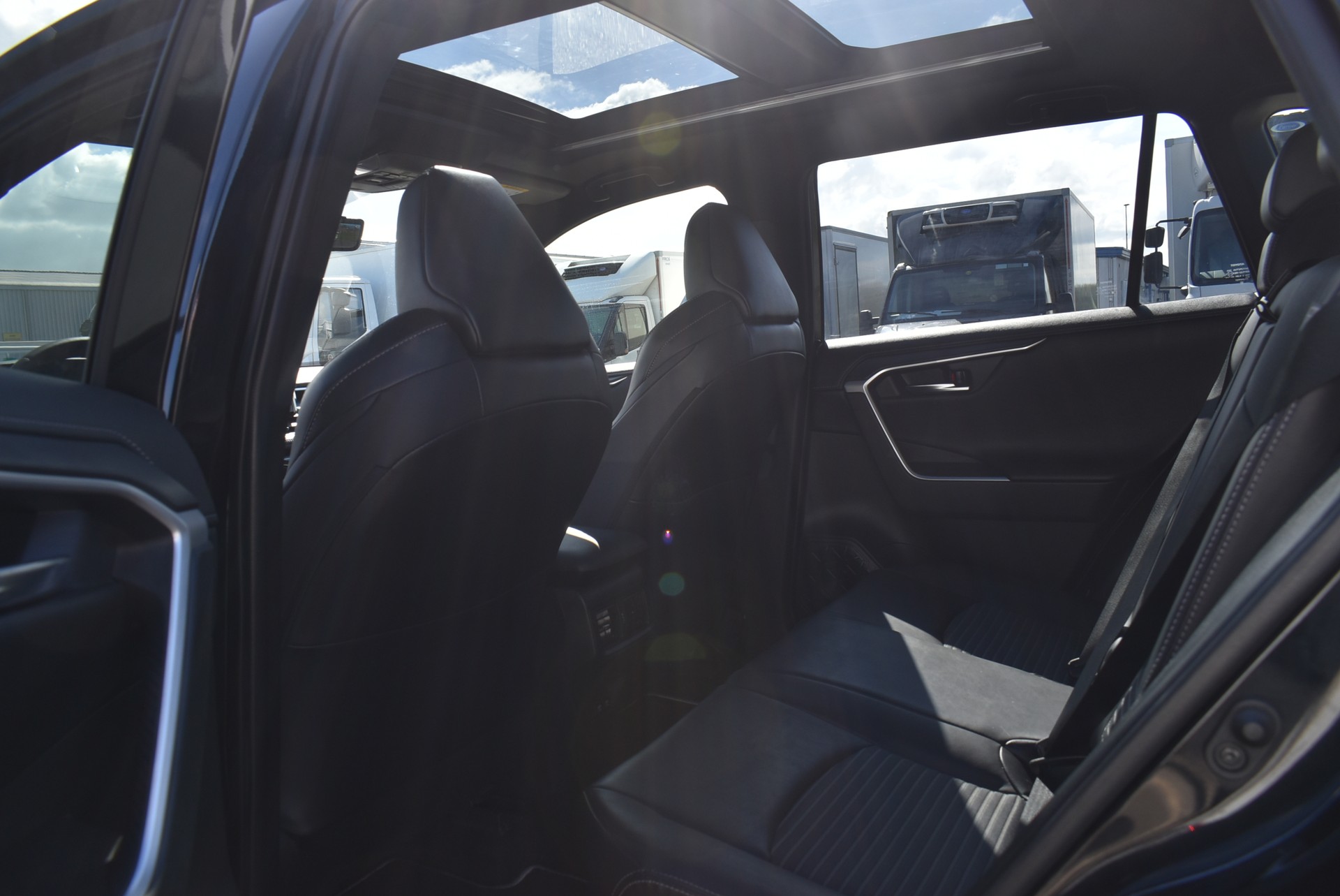 TOYOTA RAV-4 2.5 HSD Trend e-CVT 4WD-image-3