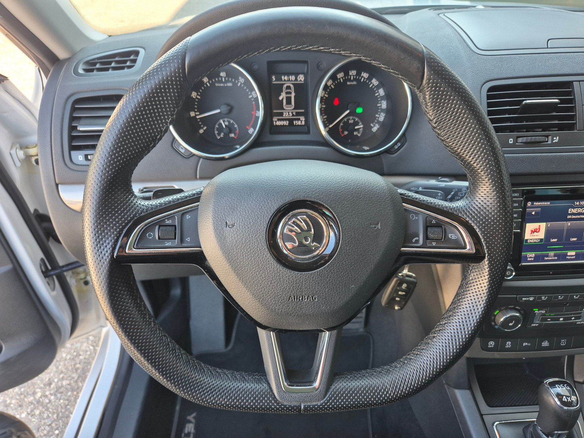 SKODA Yeti 1.4 TSI Style 4x4 DSG-image-12