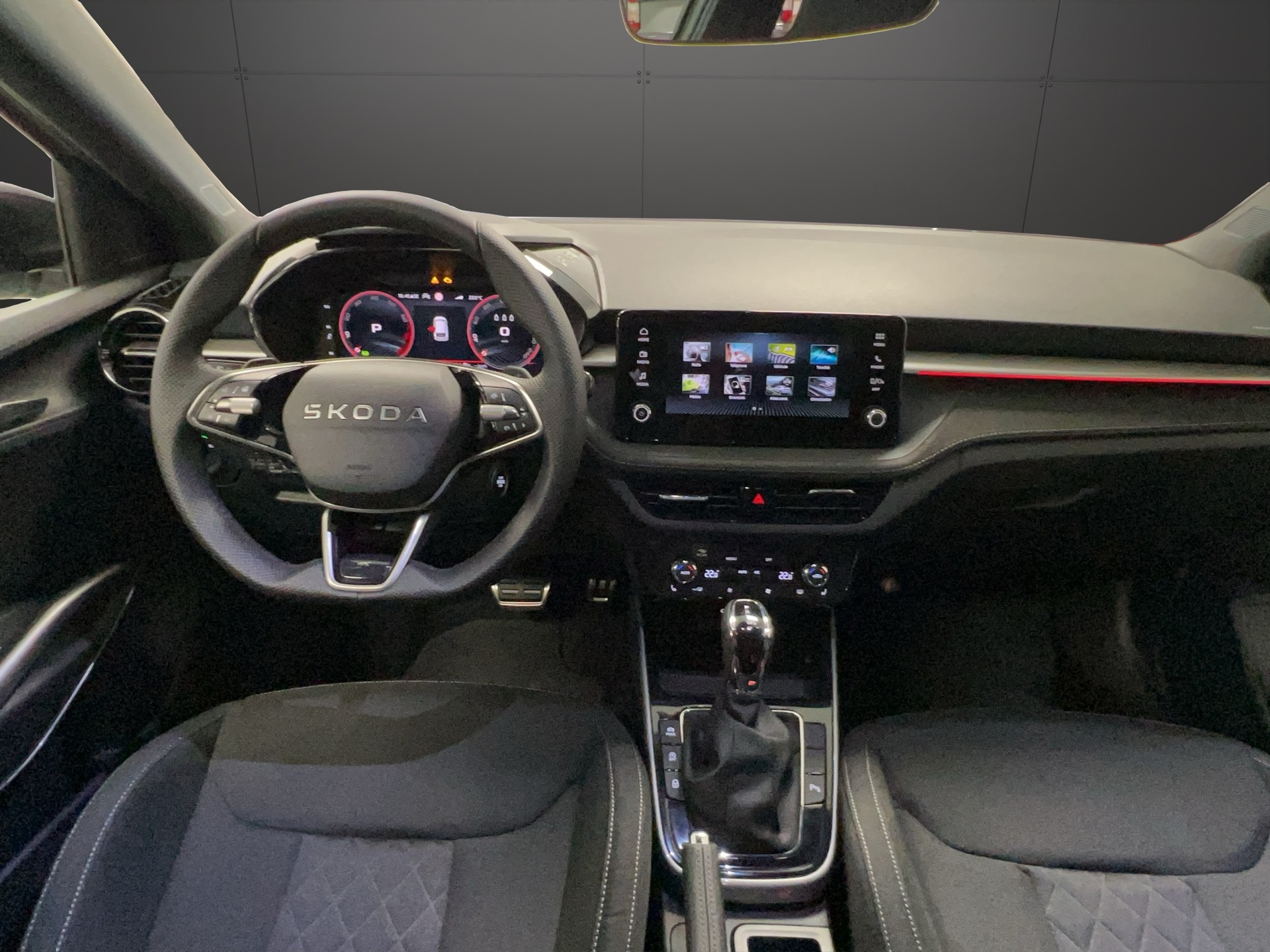 SKODA Fabia 1.0 TSI Monte Carlo DSG-image-9