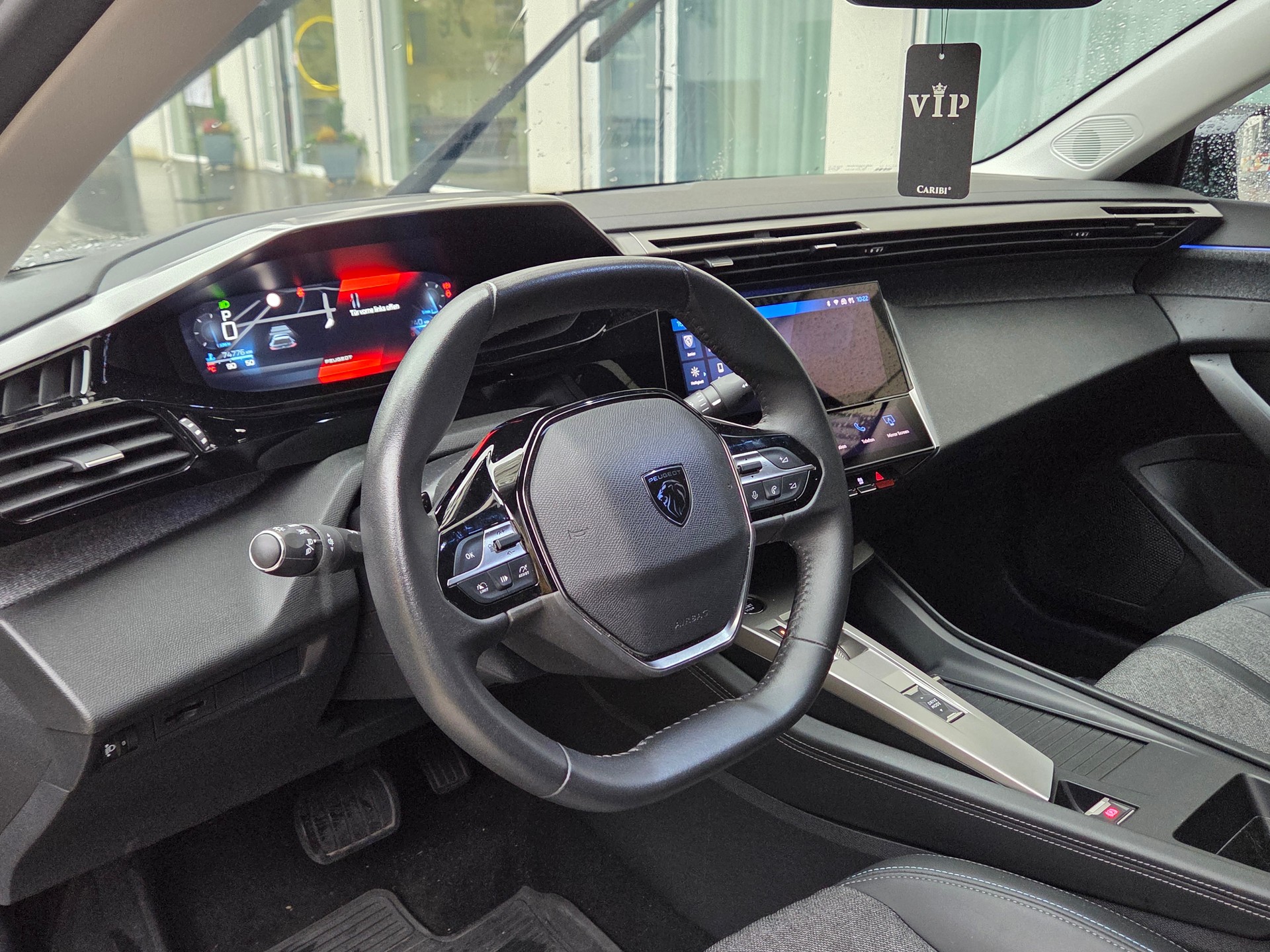 PEUGEOT 408 1.2 PureTech Allure EAT8-image-5