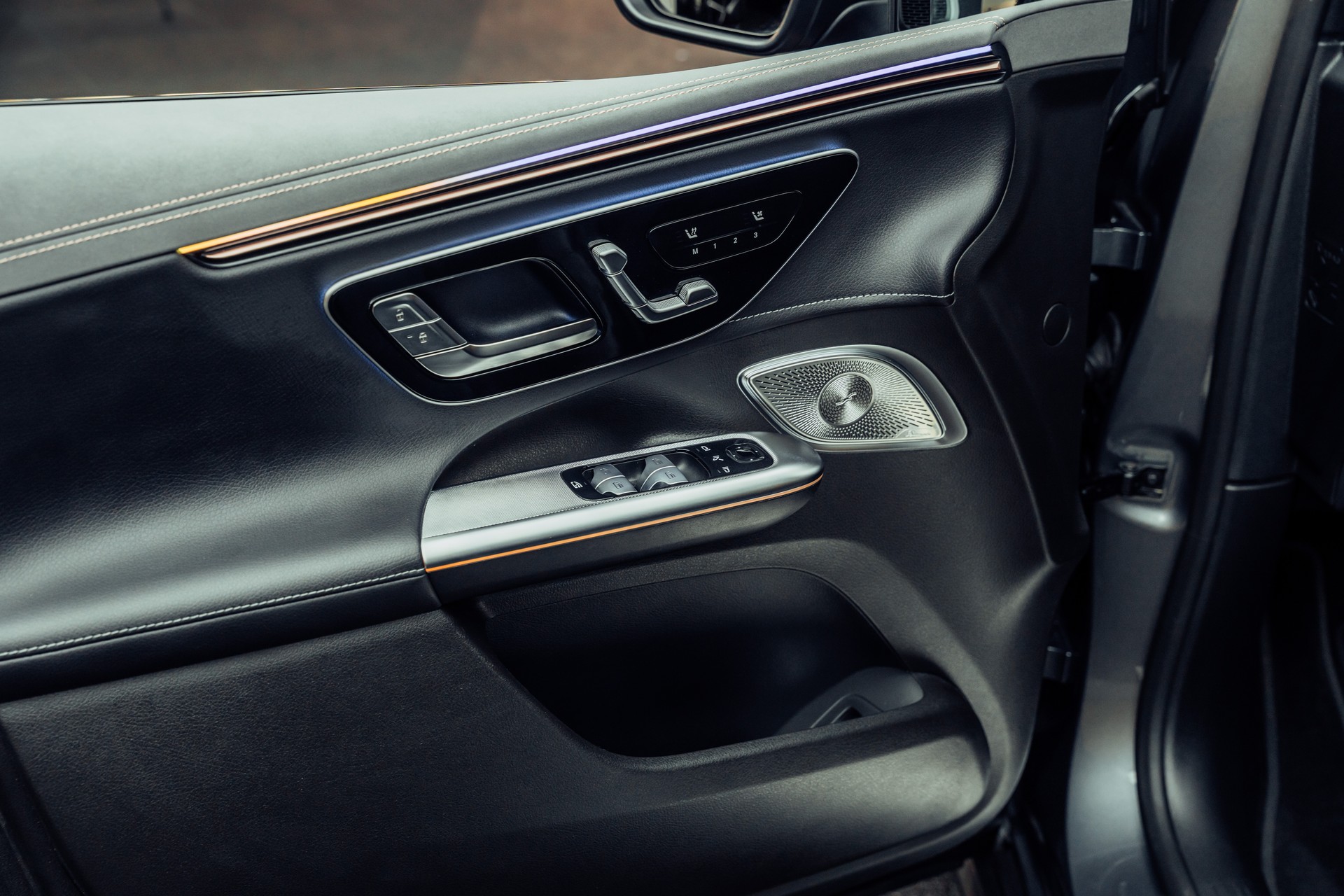 MERCEDES-BENZ EQE 500 4 Matic Executive Edition-image-15