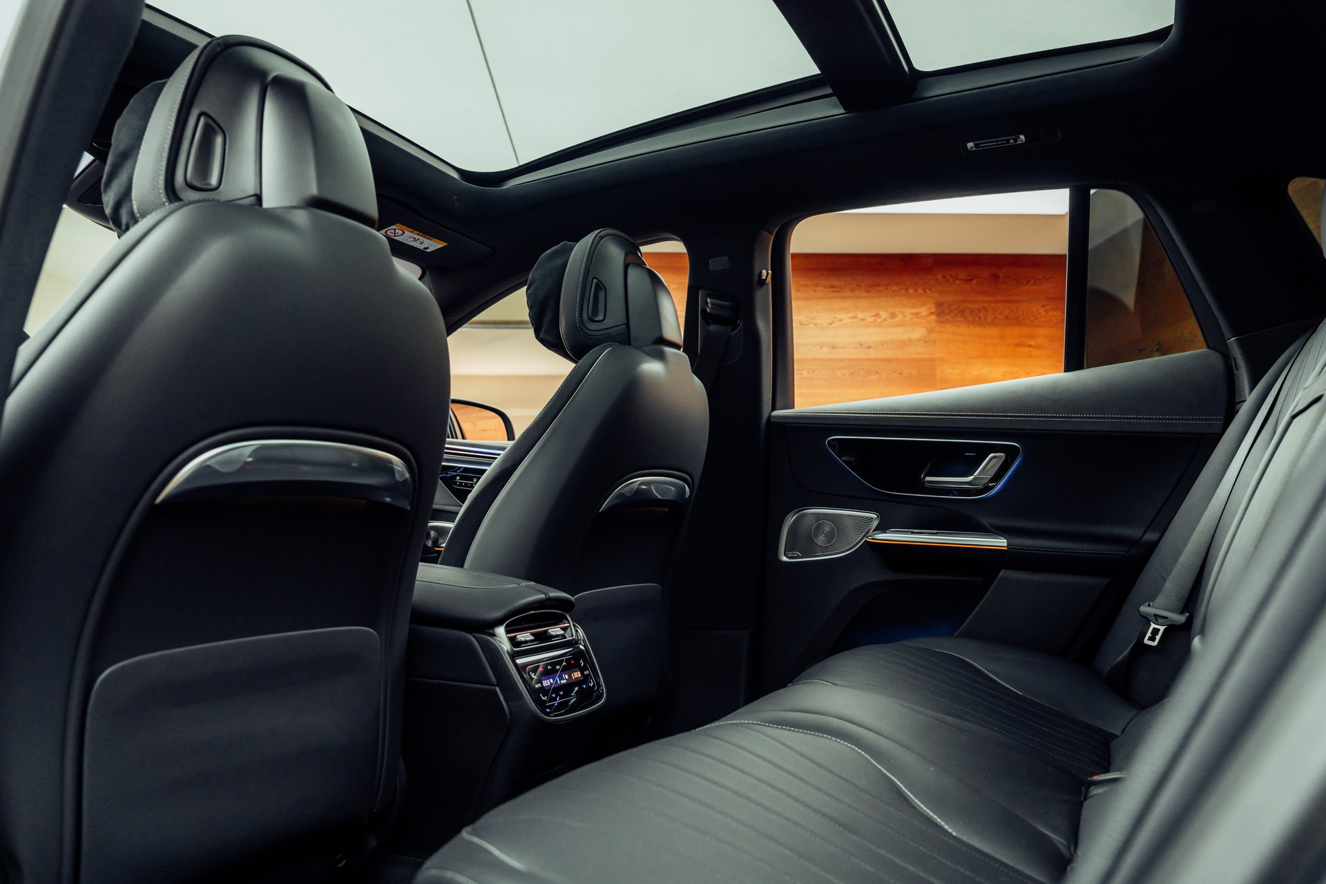 MERCEDES-BENZ EQE 500 4 Matic Executive Edition-image-9