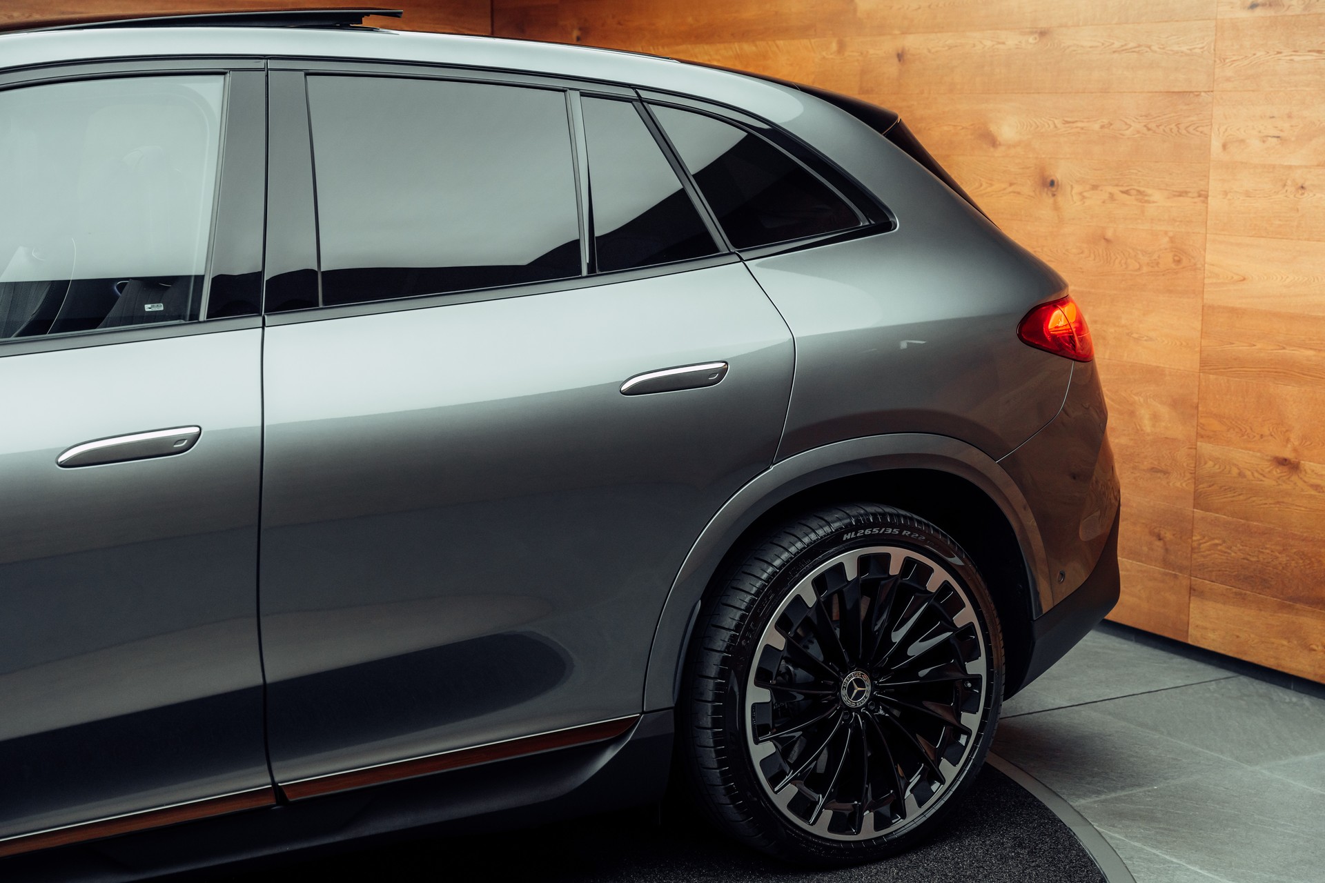 MERCEDES-BENZ EQE 500 4 Matic Executive Edition-image-20