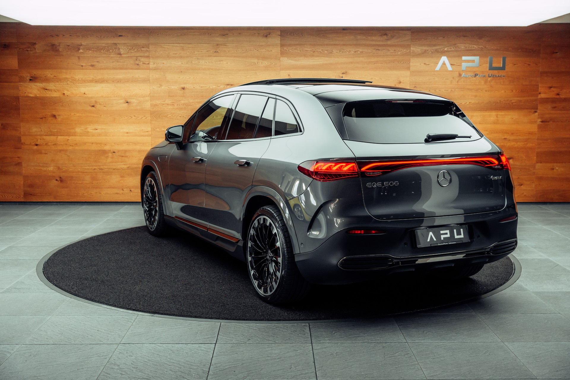 MERCEDES-BENZ EQE 500 4 Matic Executive Edition-image-2