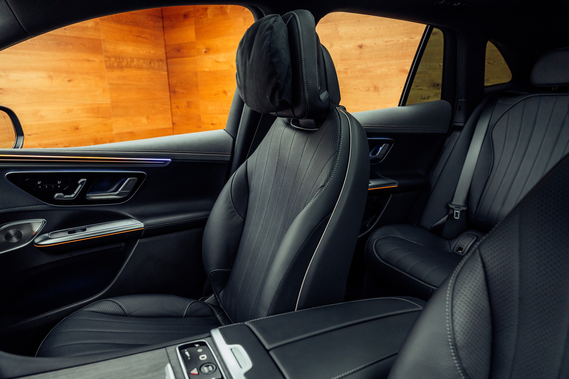 MERCEDES-BENZ EQE 500 4 Matic Executive Edition-image-7