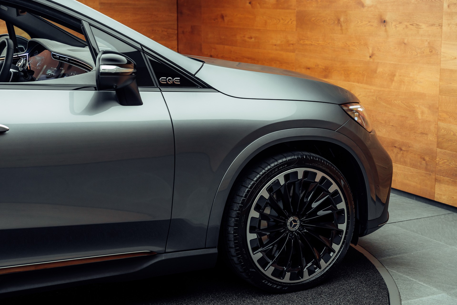 MERCEDES-BENZ EQE 500 4 Matic Executive Edition-image-21