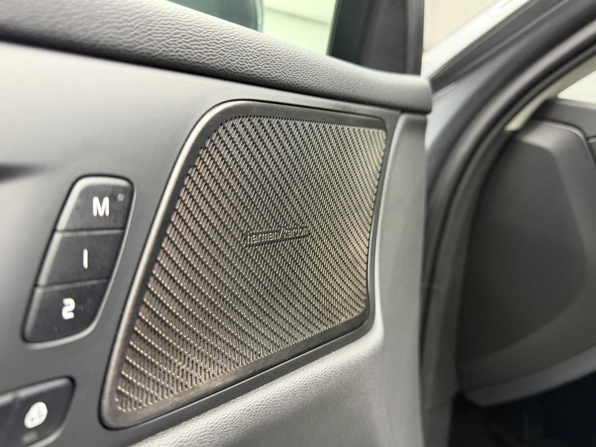 VOLVO V60 T6 eAWD Twin Engine Inscription Geartronic | CH-Auto | Gratis-Service | 360° Kamera | Harman/Kardon | Anhängerkupplung 2T-image-16