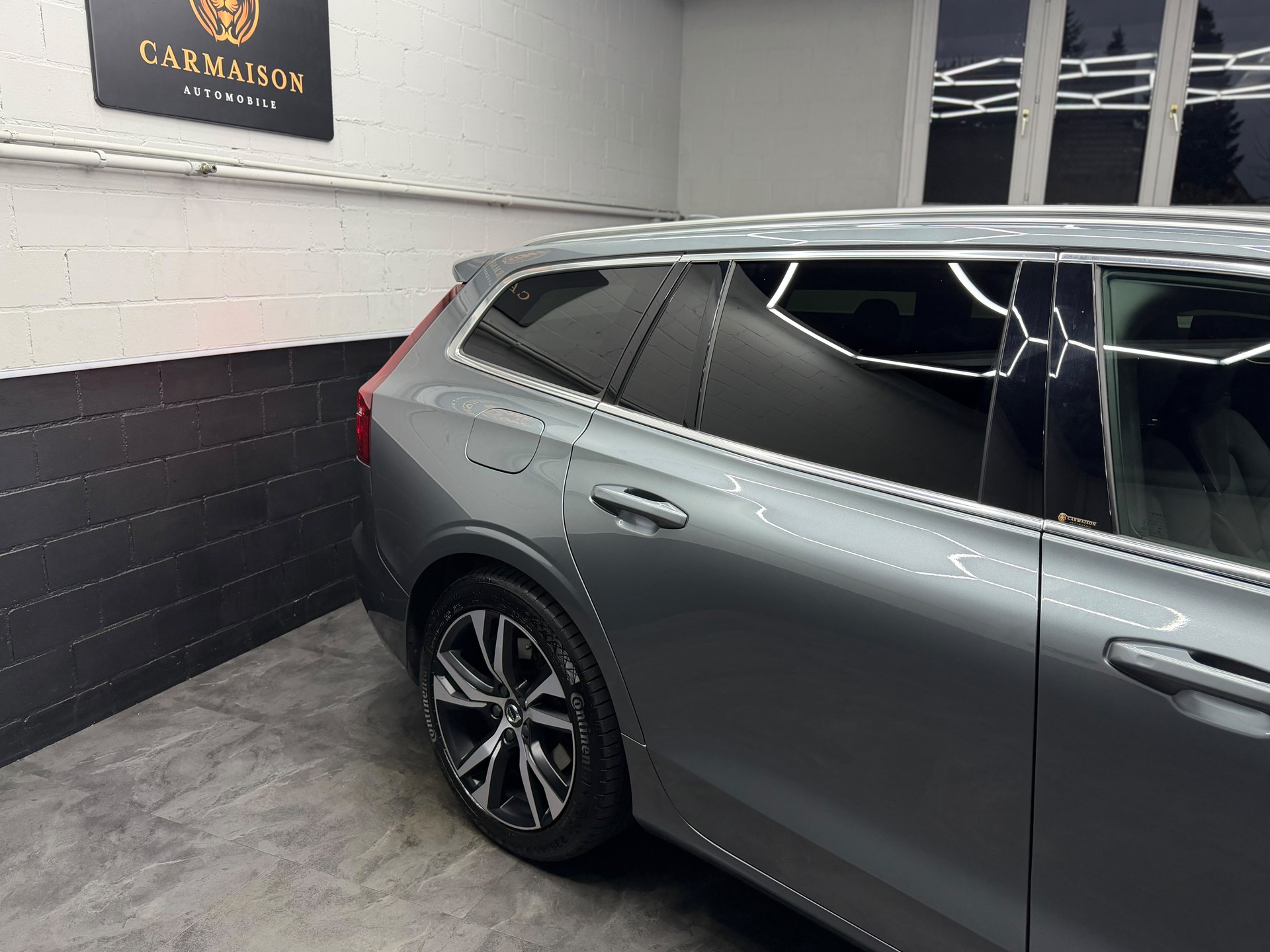 VOLVO V60 T6 eAWD Twin Engine Inscription Geartronic | CH-Auto | Gratis-Service | 360° Kamera | Harman/Kardon | Anhängerkupplung 2T-image-4