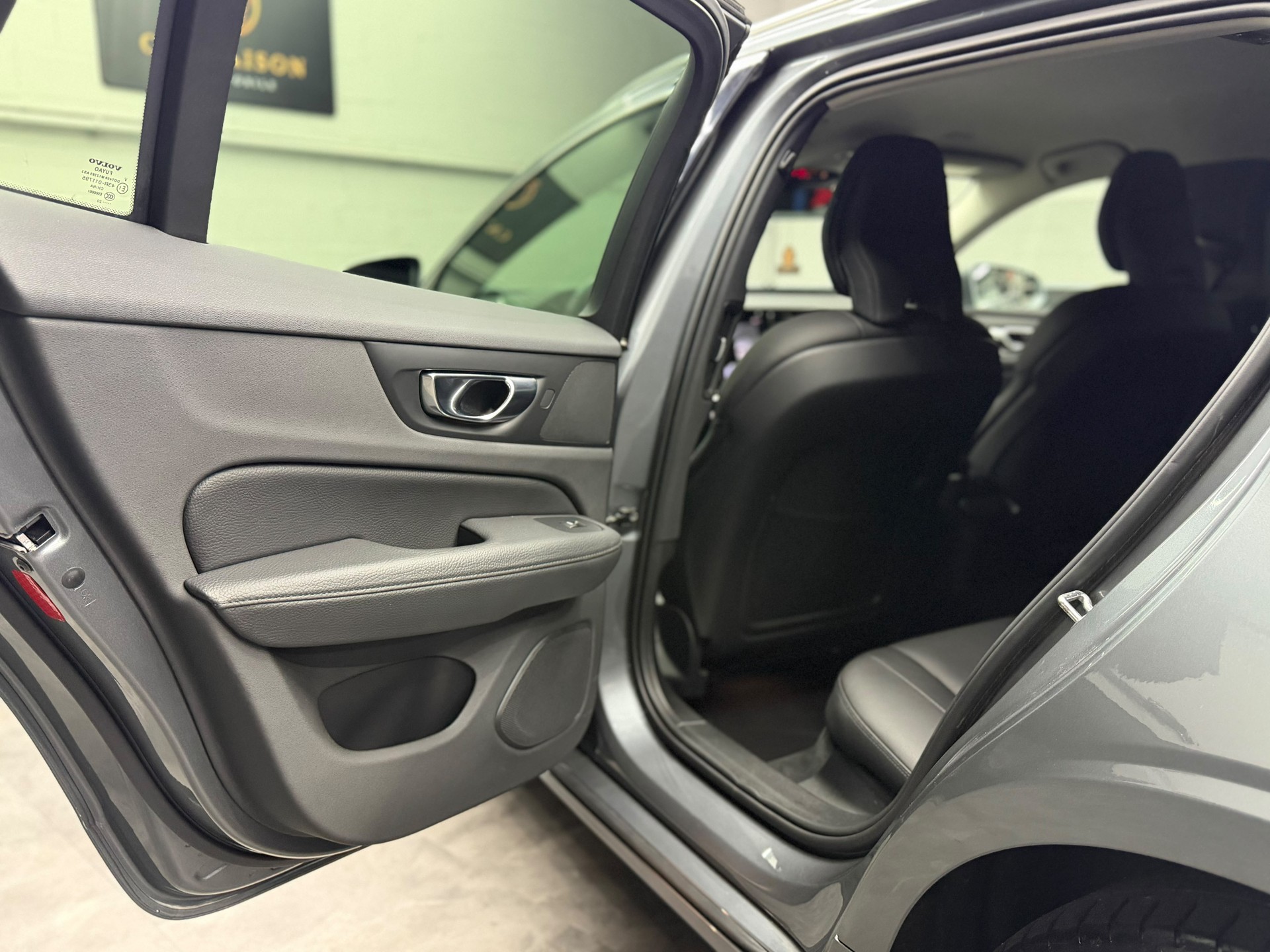 VOLVO V60 T6 eAWD Twin Engine Inscription Geartronic | CH-Auto | Gratis-Service | 360° Kamera | Harman/Kardon | Anhängerkupplung 2T-image-22