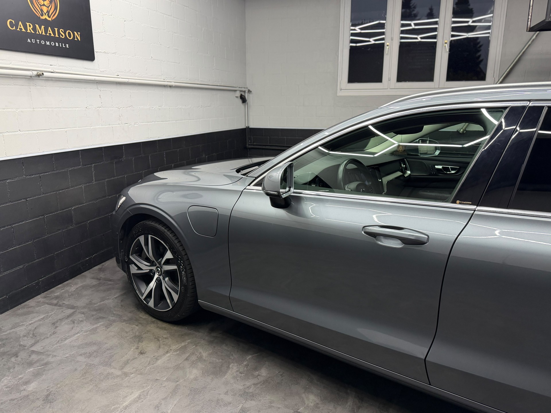 VOLVO V60 T6 eAWD Twin Engine Inscription Geartronic | CH-Auto | Gratis-Service | 360° Kamera | Harman/Kardon | Anhängerkupplung 2T-image-10