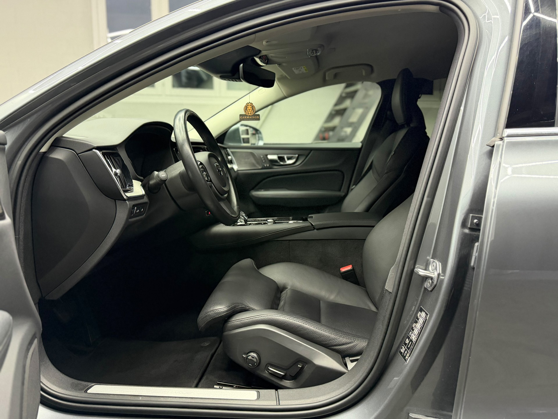 VOLVO V60 T6 eAWD Twin Engine Inscription Geartronic | CH-Auto | Gratis-Service | 360° Kamera | Harman/Kardon | Anhängerkupplung 2T-image-15