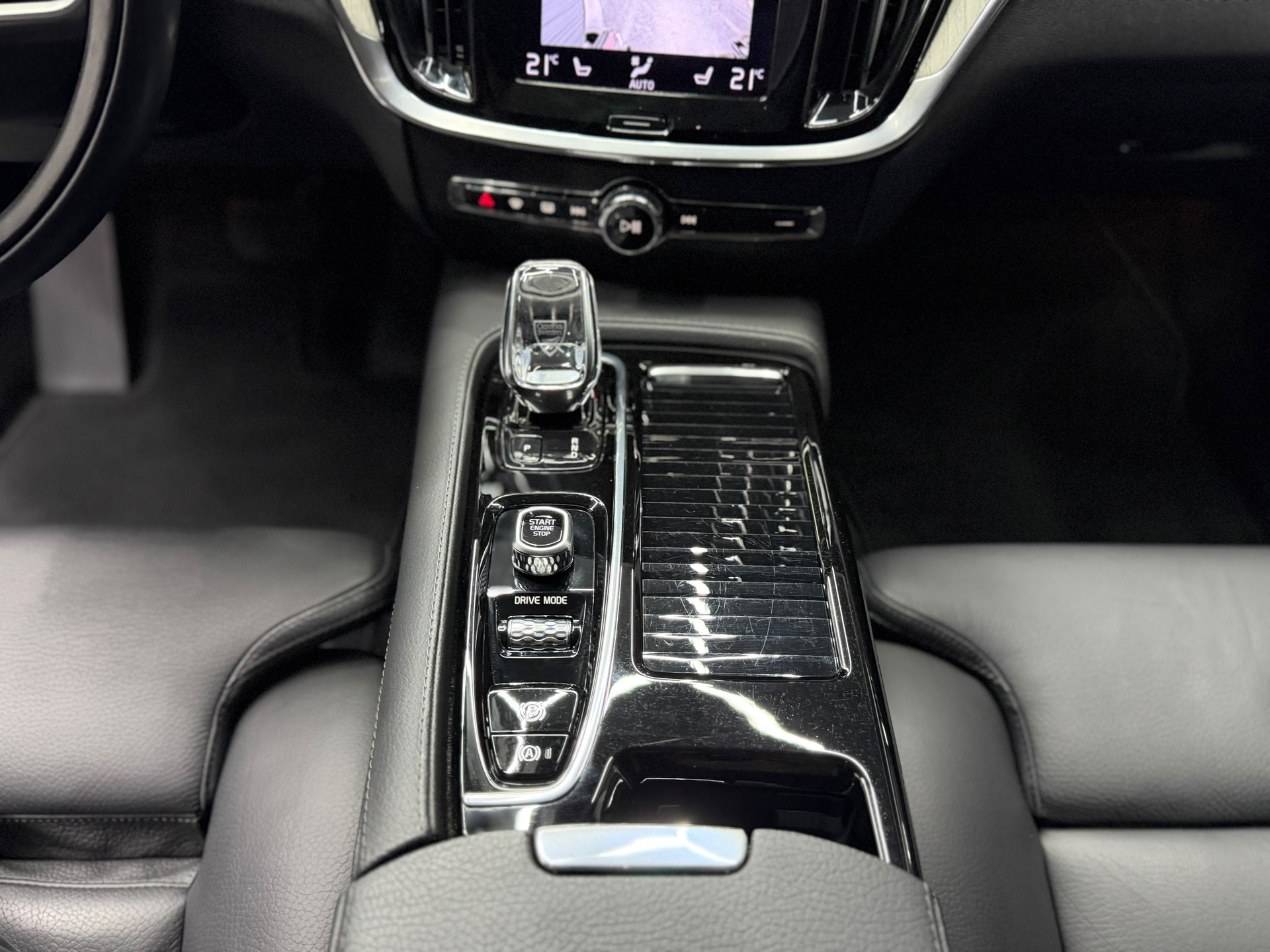 VOLVO V60 T6 eAWD Twin Engine Inscription Geartronic | CH-Auto | Gratis-Service | 360° Kamera | Harman/Kardon | Anhängerkupplung 2T-image-21