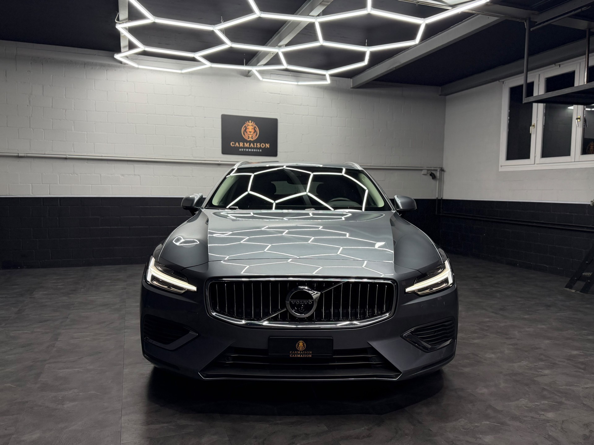 VOLVO V60 T6 eAWD Twin Engine Inscription Geartronic | CH-Auto | Gratis-Service | 360° Kamera | Harman/Kardon | Anhängerkupplung 2T-image-1