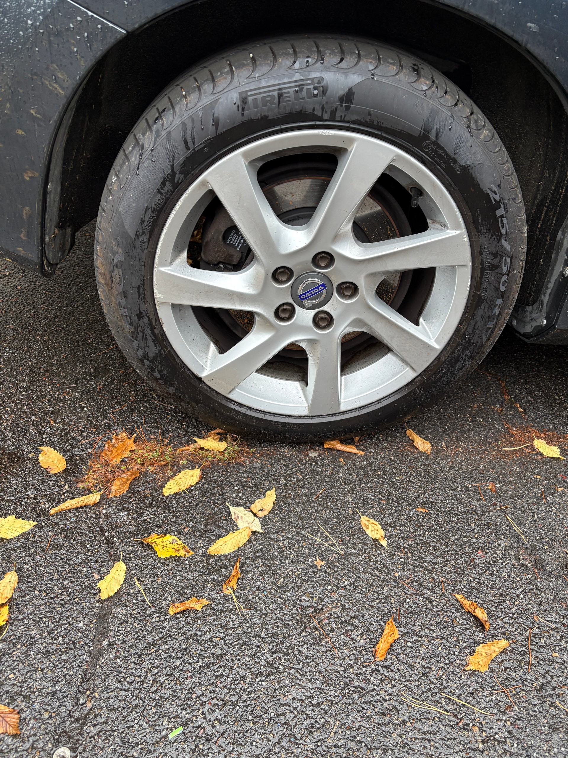 VOLVO V60 T 5-image-5