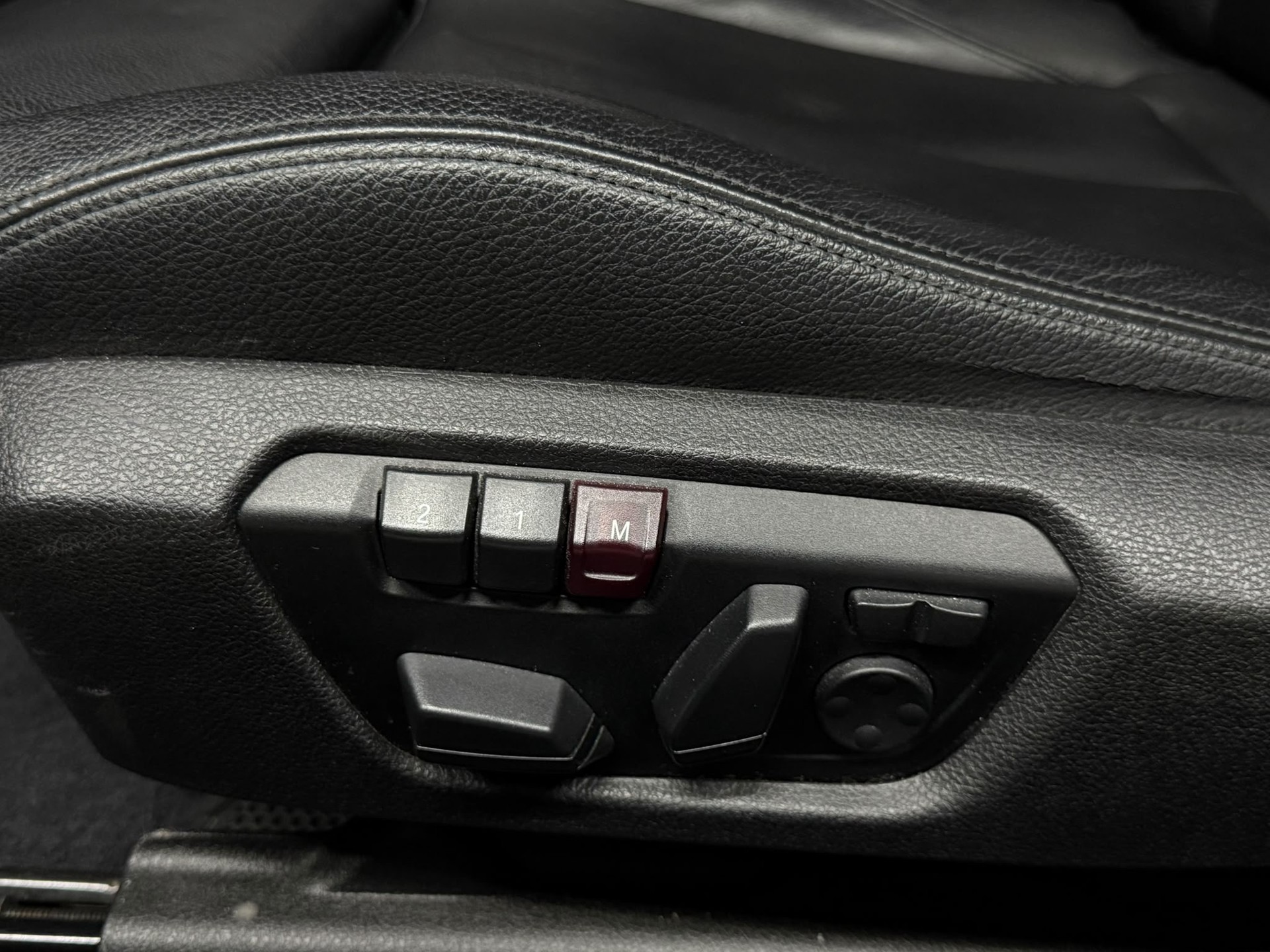 BMW M235i Steptronic-image-14