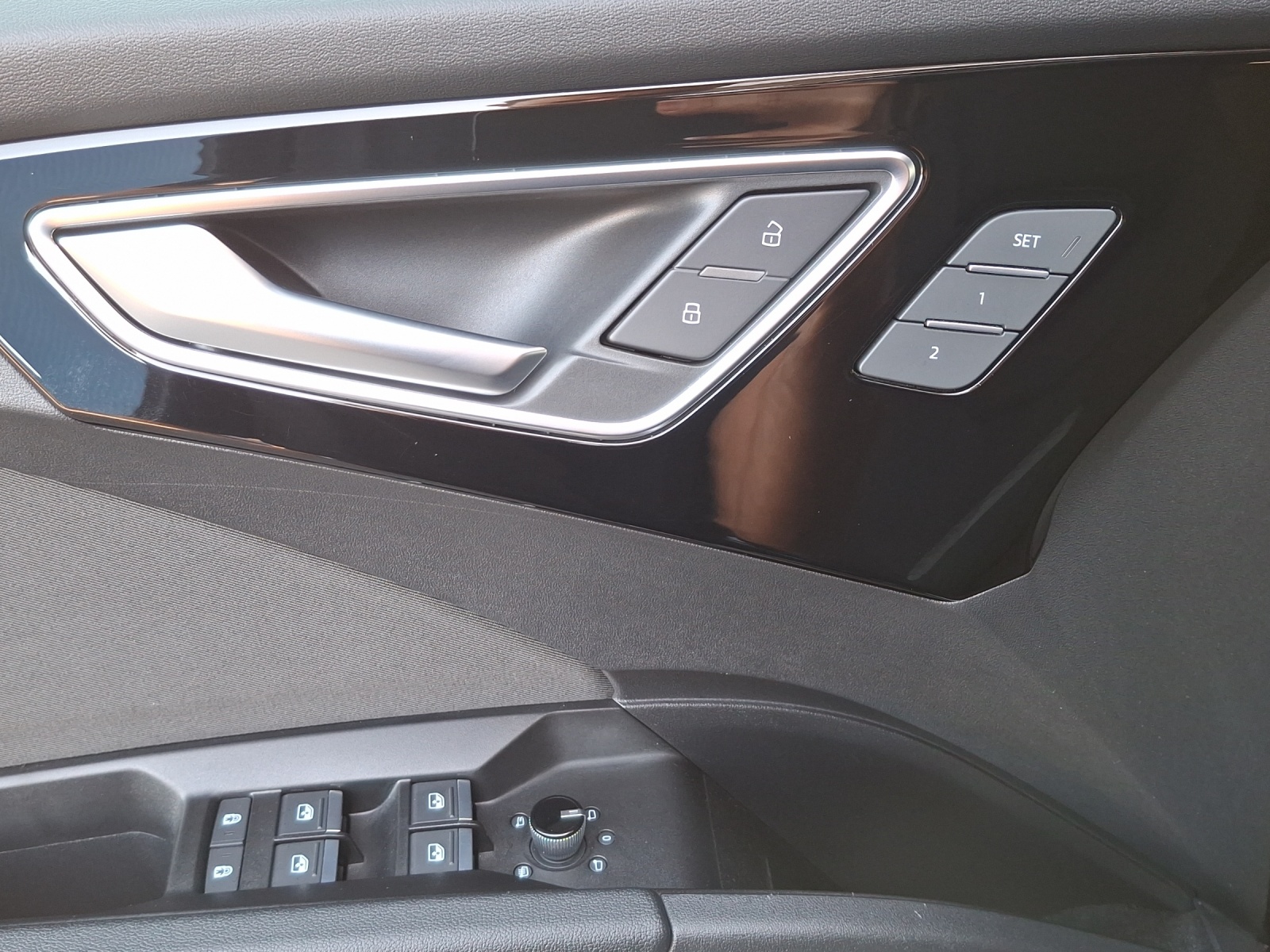 AUDI Q4 e-tron 50 quattro-image-14