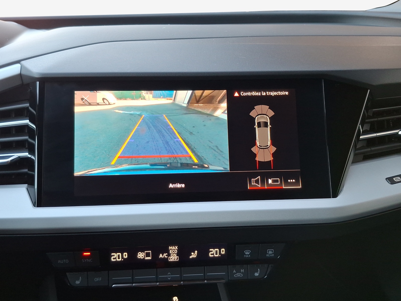 AUDI Q4 e-tron 50 quattro-image-15