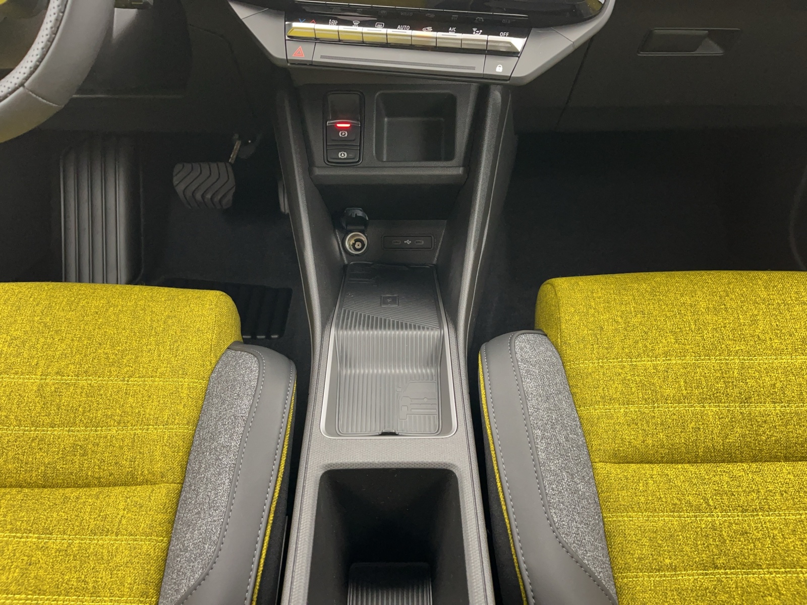 RENAULT R5 E-Tech Comfort Range iconic five-image-13