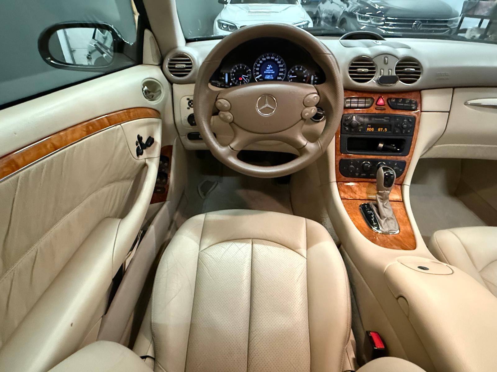 MERCEDES-BENZ CLK 320 Elégance Automatic-image-16
