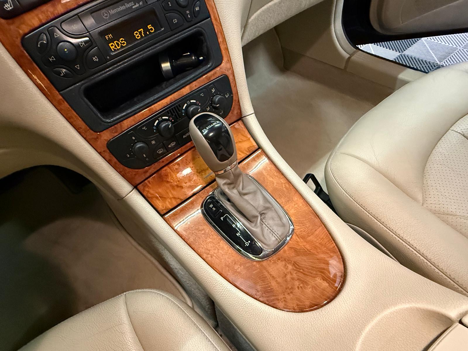 MERCEDES-BENZ CLK 320 Elégance Automatic-image-24