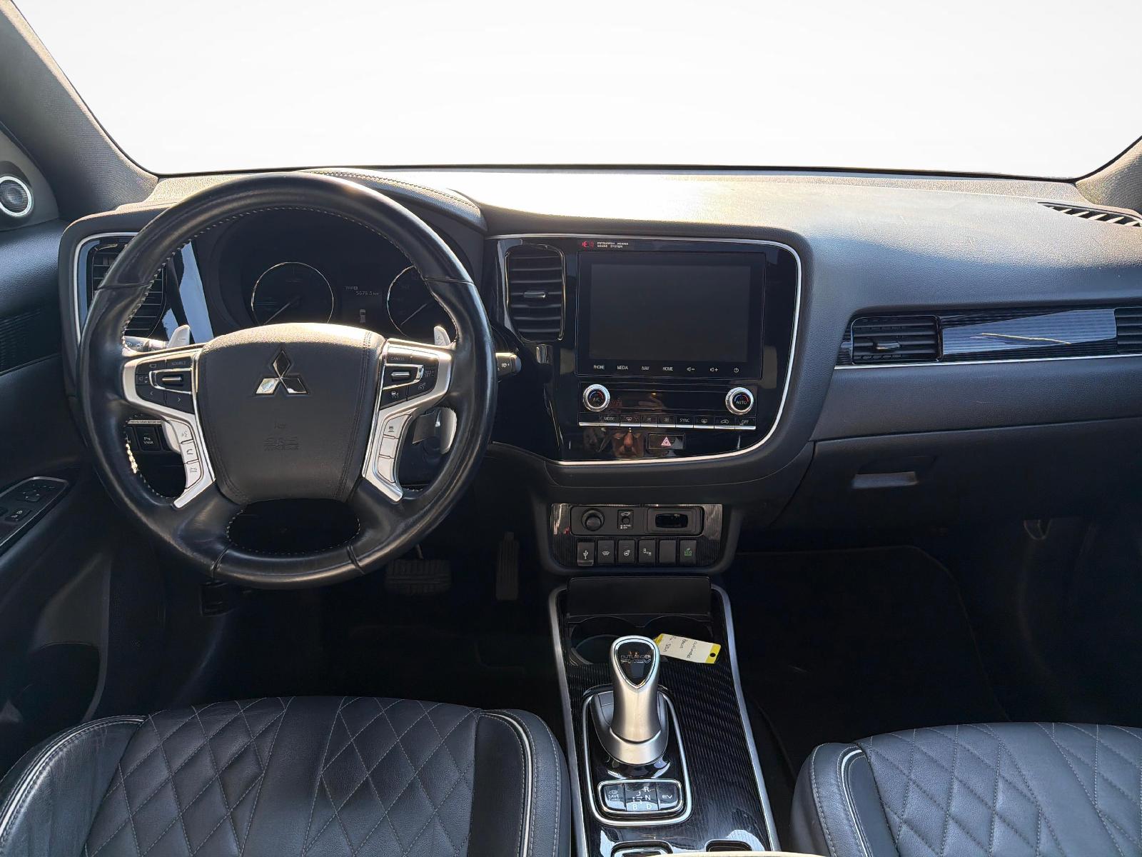 MITSUBISHI Outlander 2.4 PHEV Diamond+-image-8