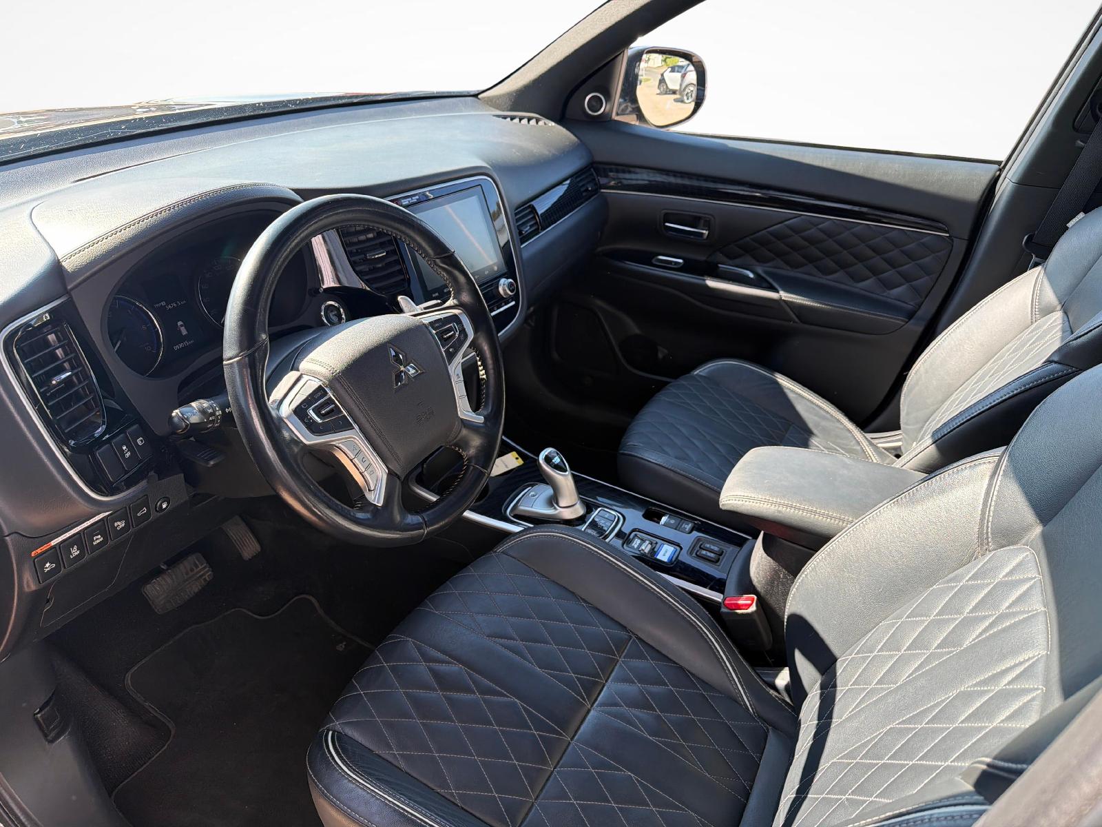 MITSUBISHI Outlander 2.4 PHEV Diamond+-image-9