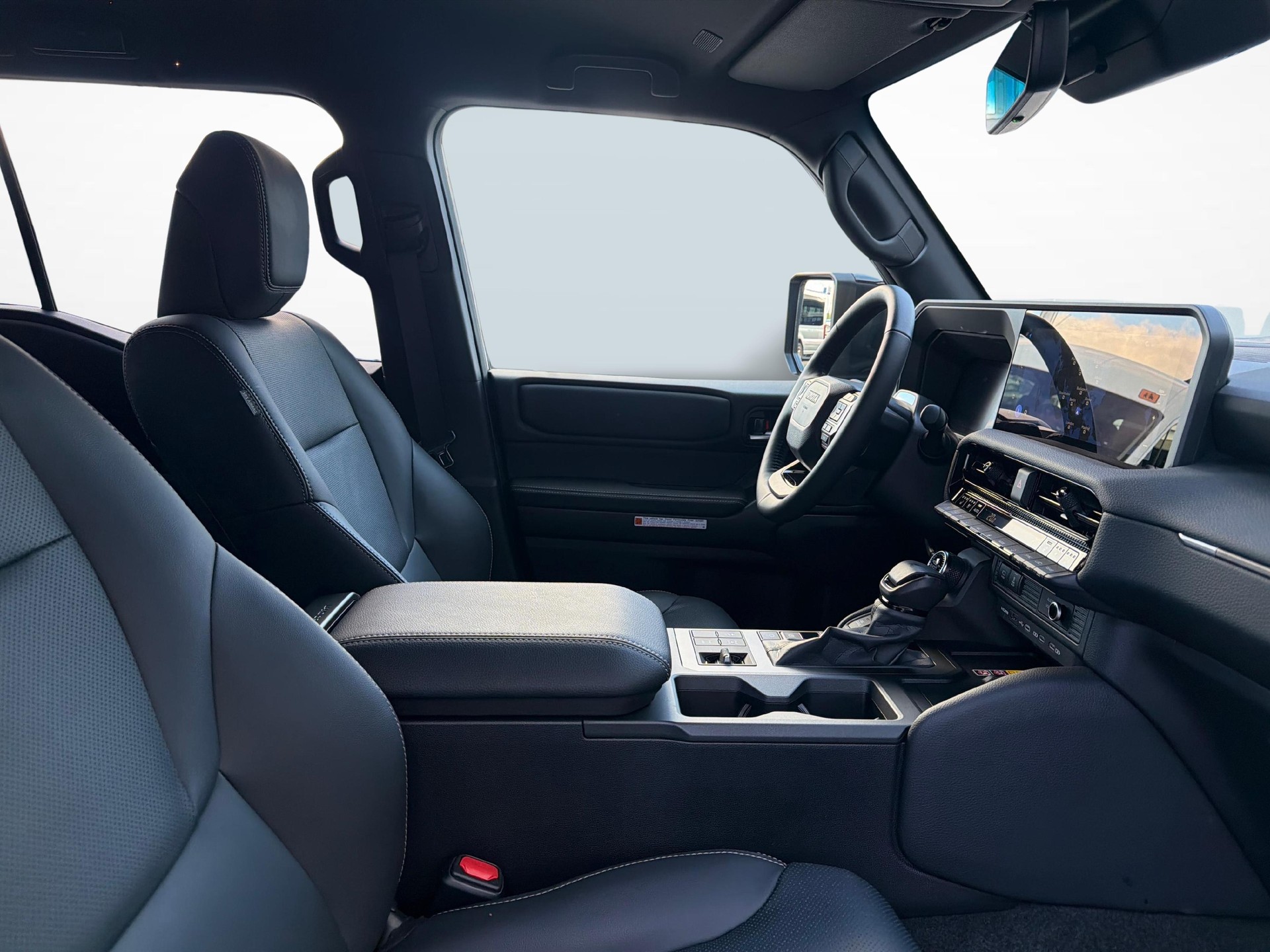 TOYOTA Land Cruiser 2.8 D 48V Style-image-10