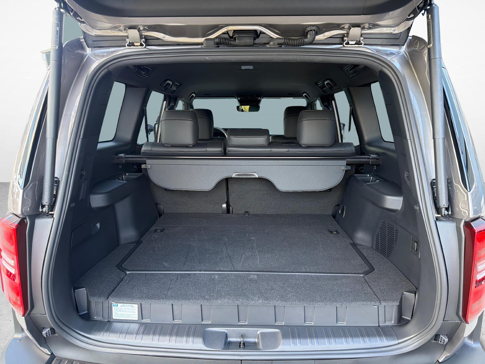 TOYOTA Land Cruiser 2.8 D 48V Style-image-18