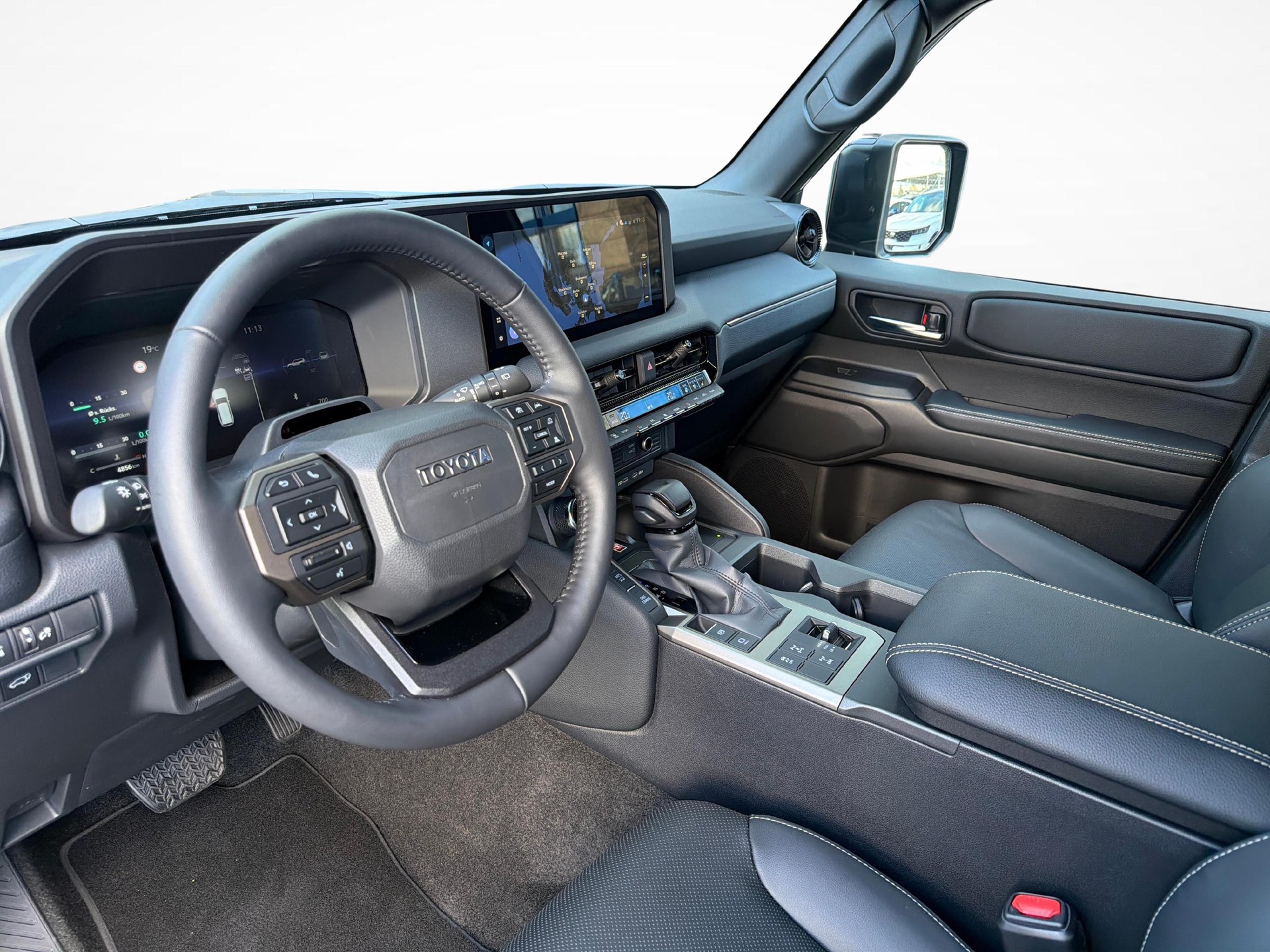 TOYOTA Land Cruiser 2.8 D 48V Style-image-12