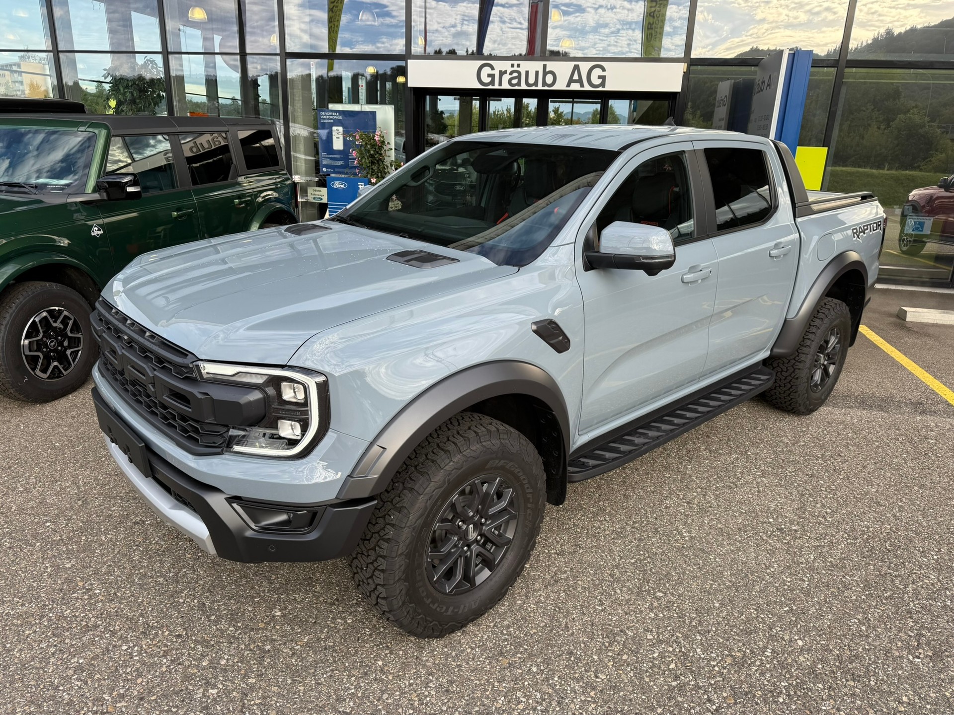 FORD Ranger Raptor 3.0 Eco Boost 4x4 A-showroom-element-2