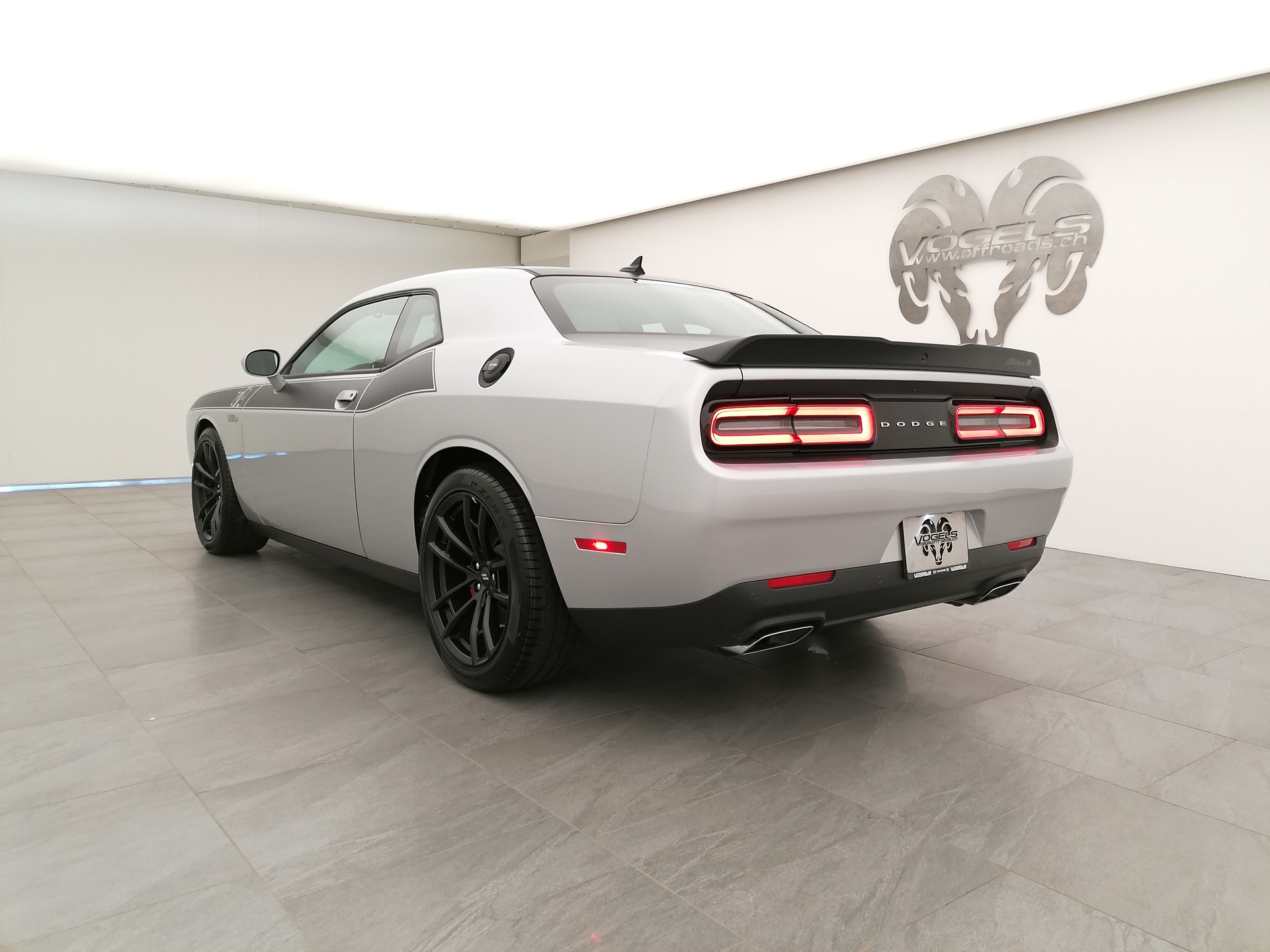 DODGE Challenger T/A 5.7-image-5