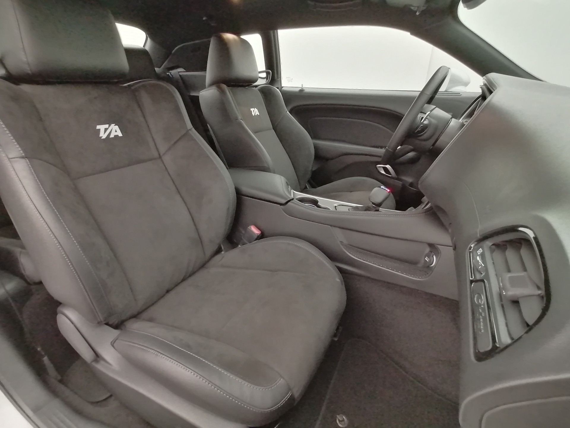 DODGE Challenger T/A 5.7-image-12