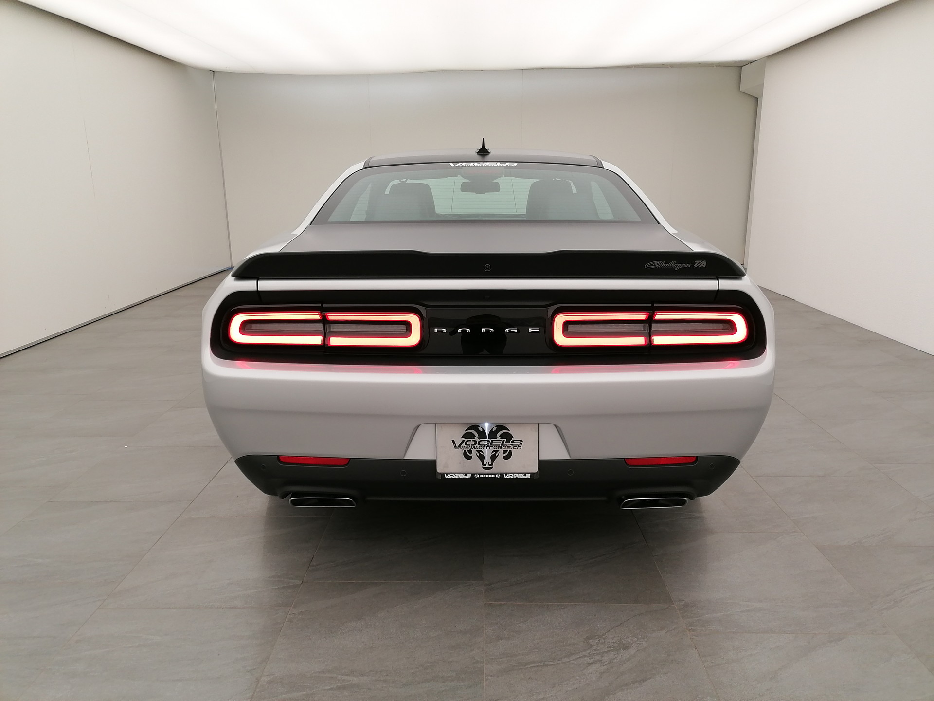 DODGE Challenger T/A 5.7-image-4