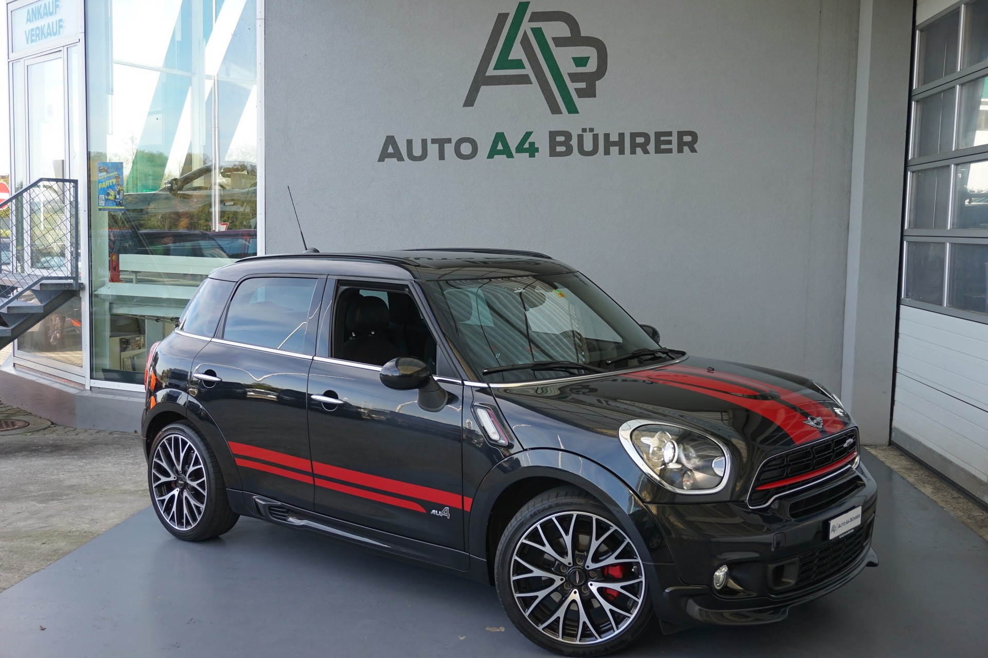 MINI Countryman JCW ALL4-image-3