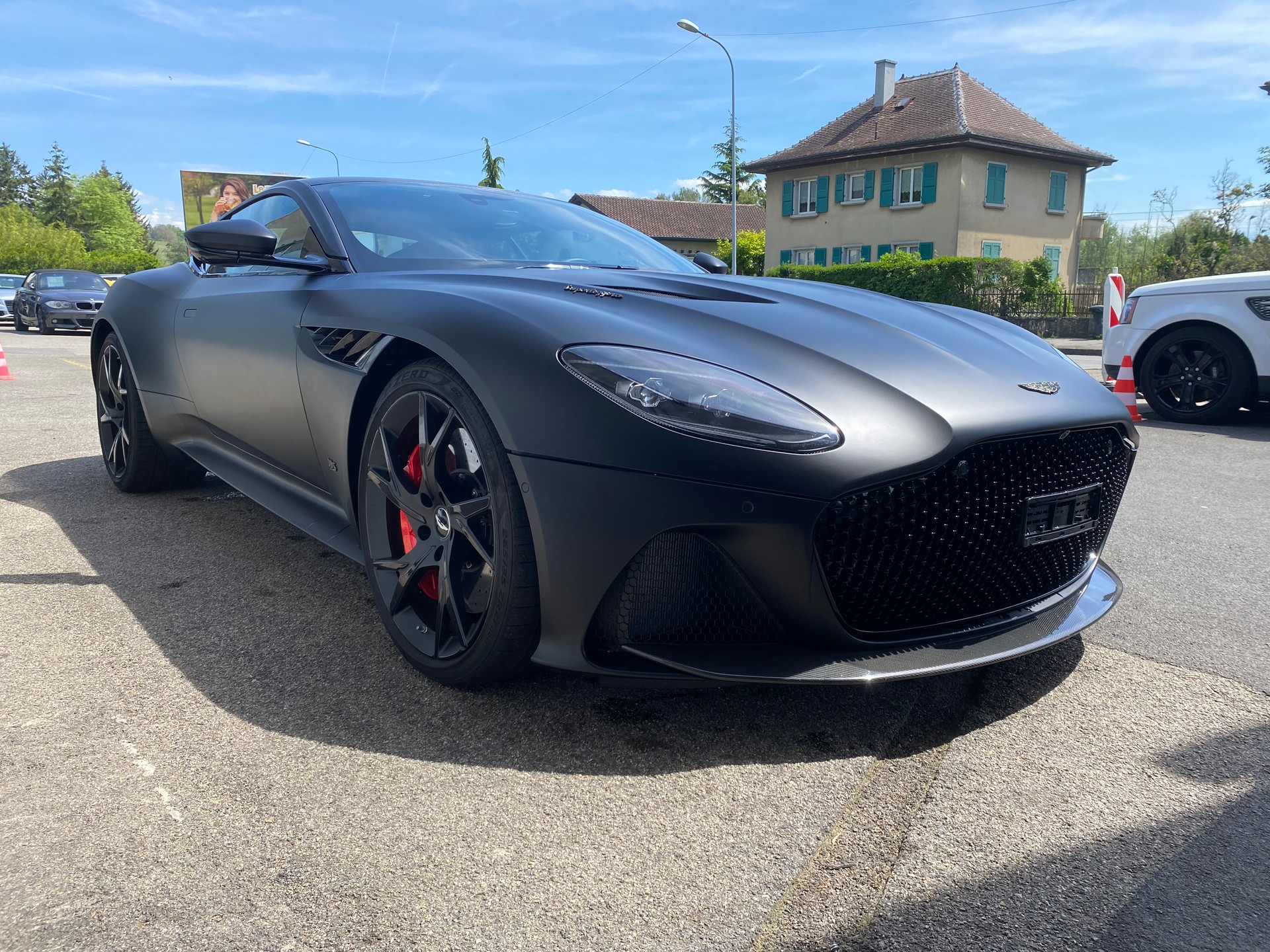ASTON MARTIN DBS Coupé Superleggera-image-3