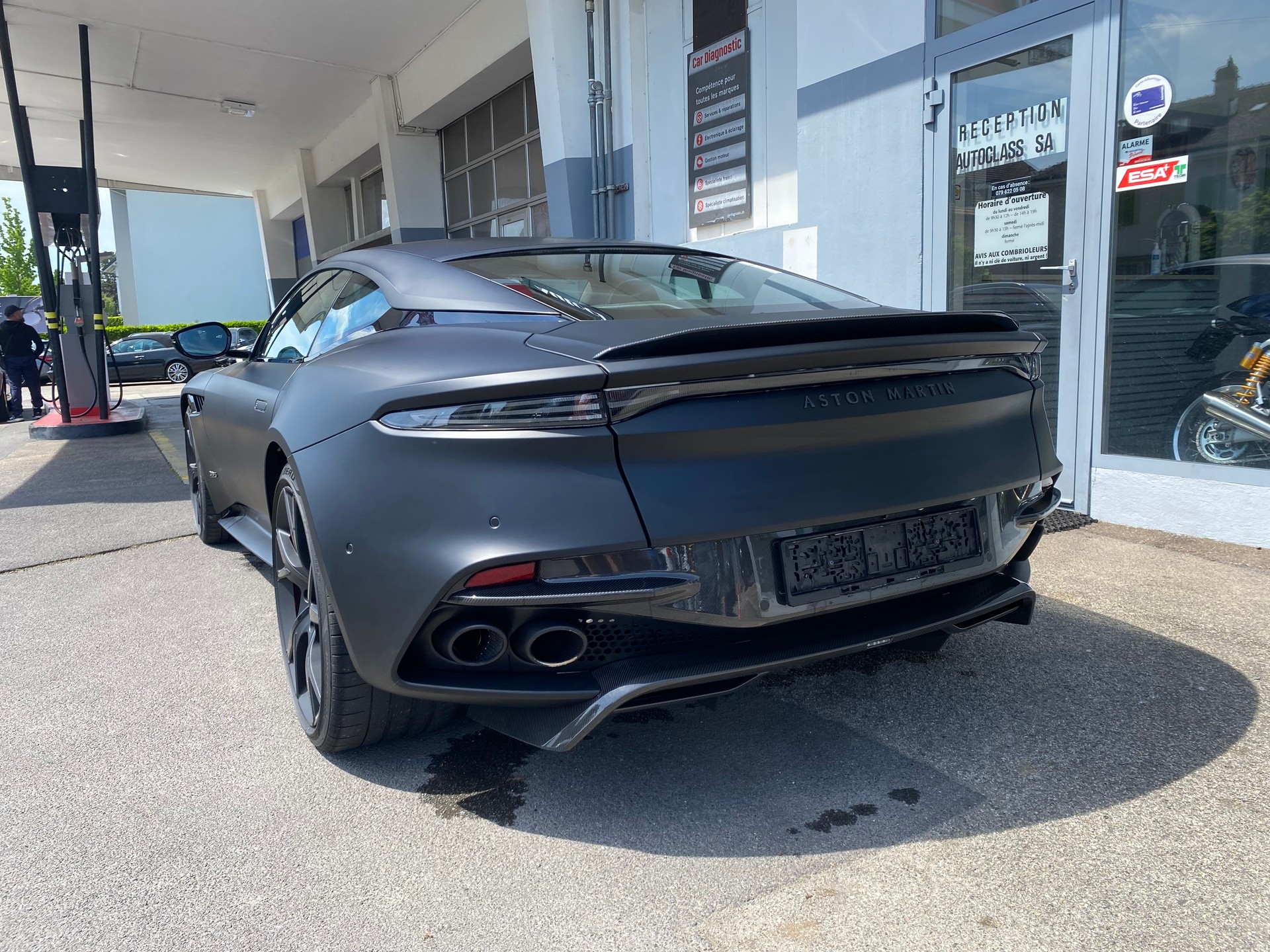 ASTON MARTIN DBS Coupé Superleggera-image-2