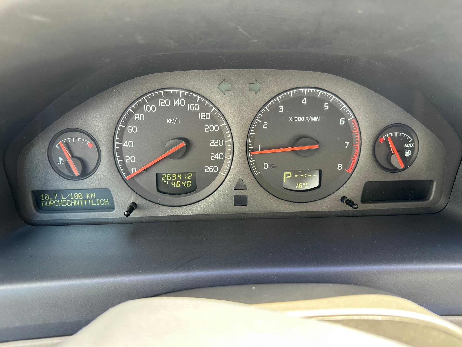 VOLVO V70 2.4-image-11