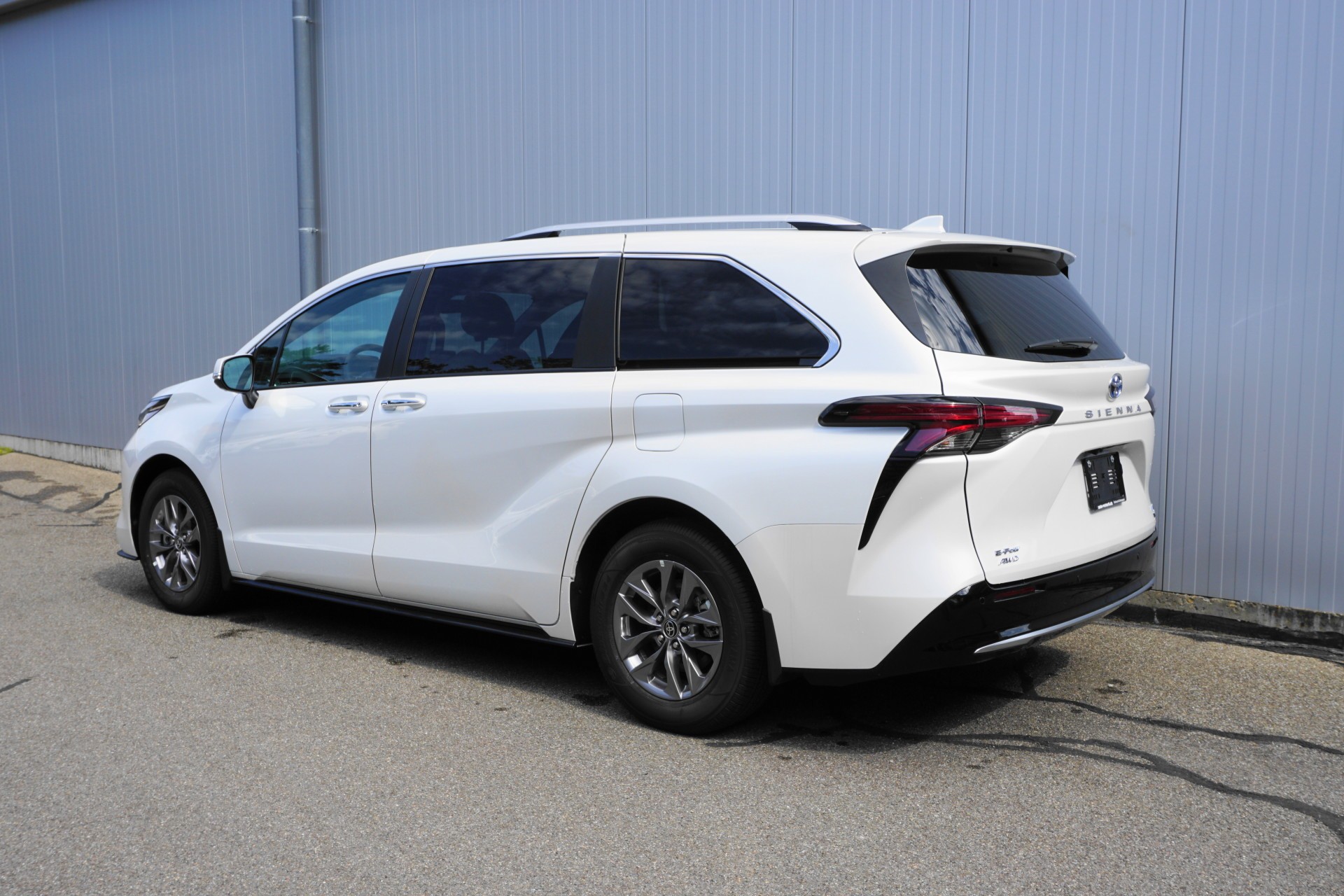 TOYOTA Sienna Hybrid Limited Premium AWD-image-10