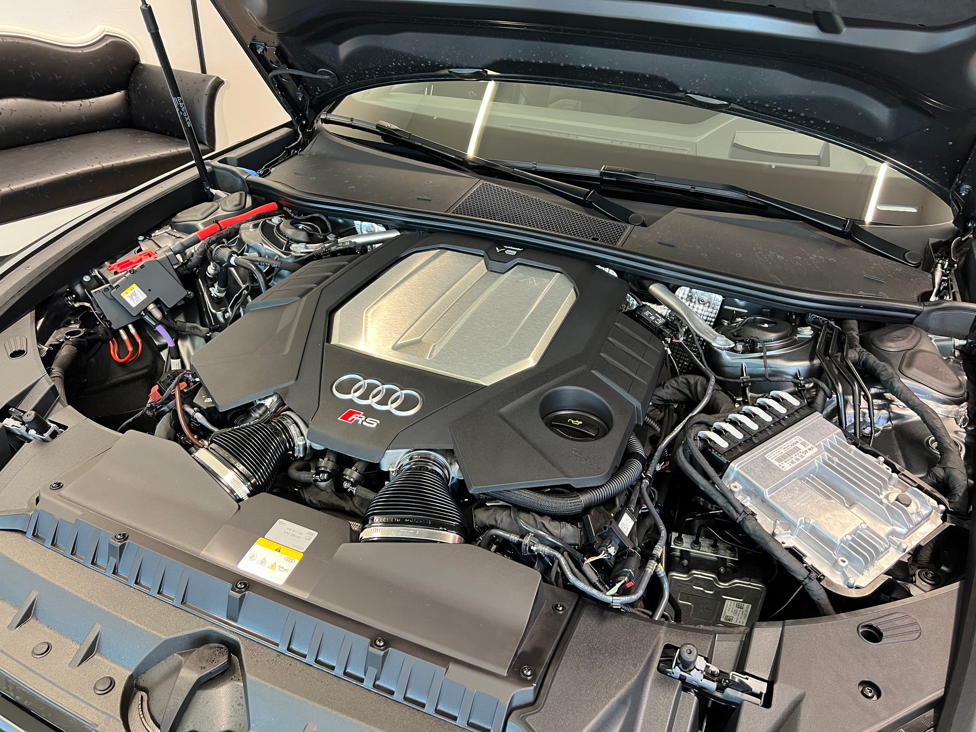 AUDI RS6 Avant 4.0 TFSI V8 Performance quattro-image-30