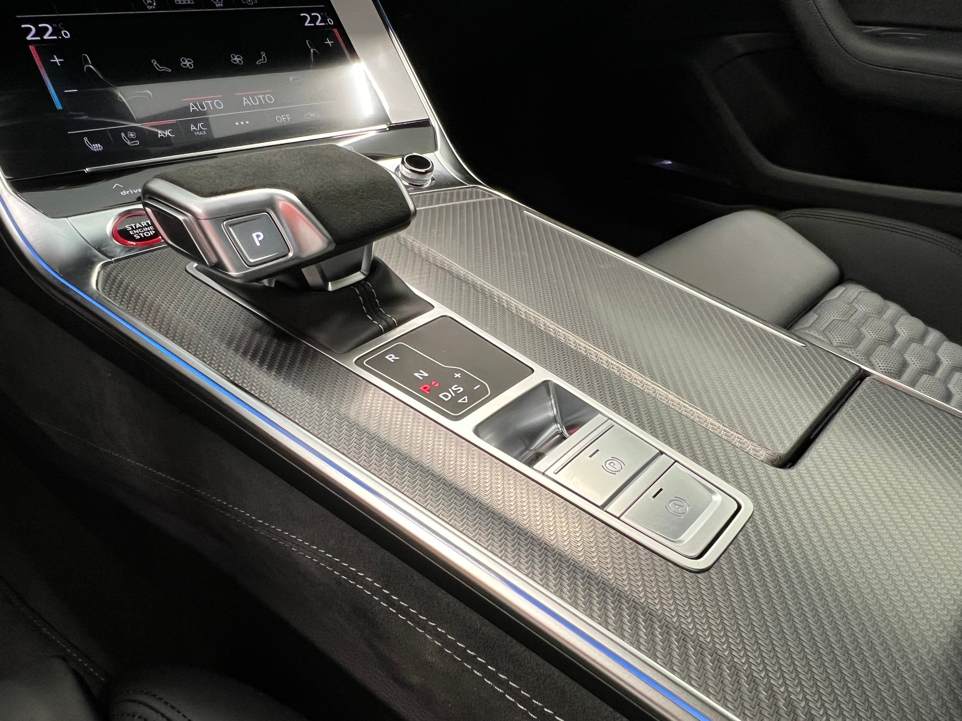 AUDI RS6 Avant 4.0 TFSI V8 Performance quattro-image-23