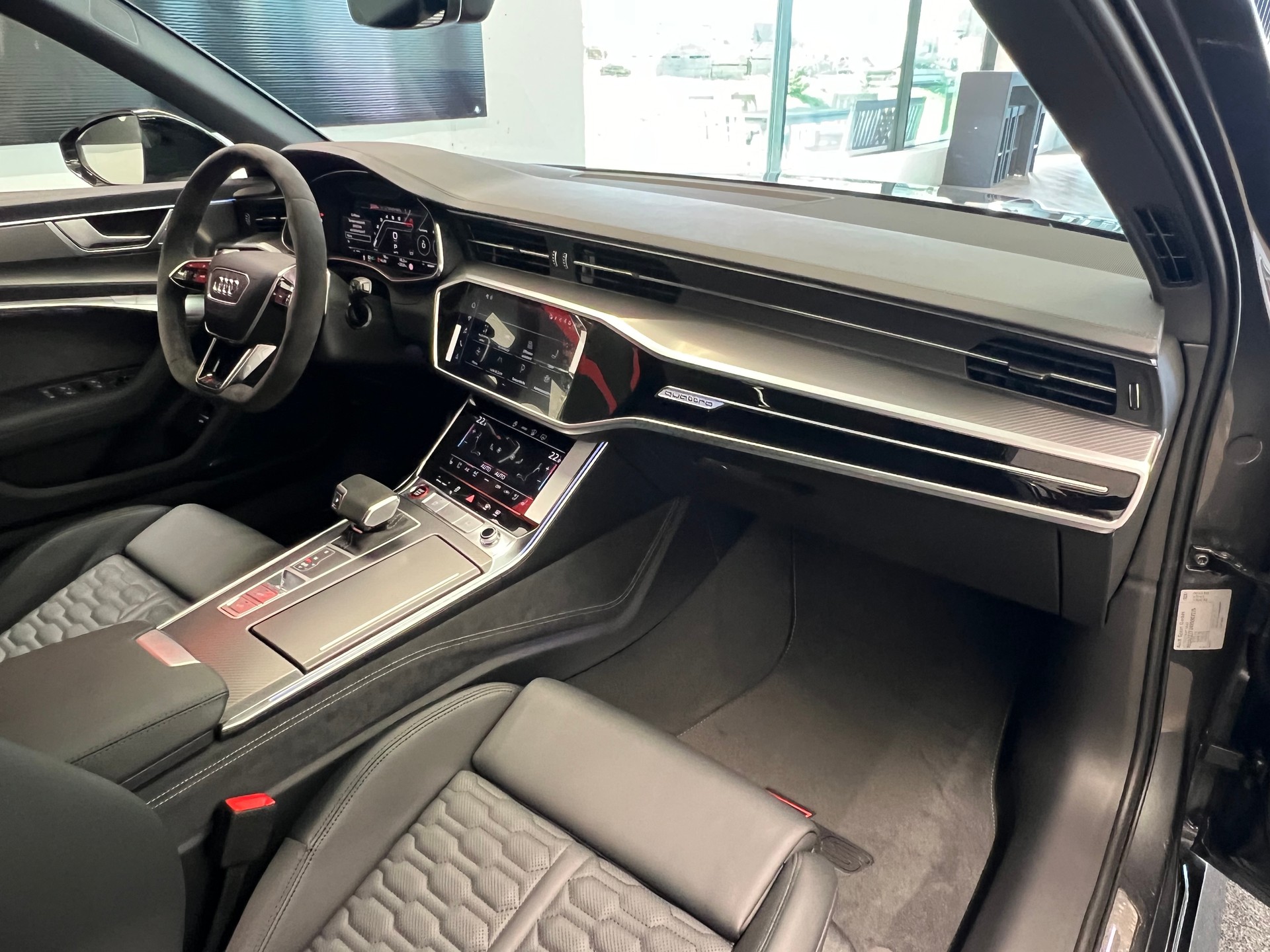 AUDI RS6 Avant 4.0 TFSI V8 Performance quattro-image-19