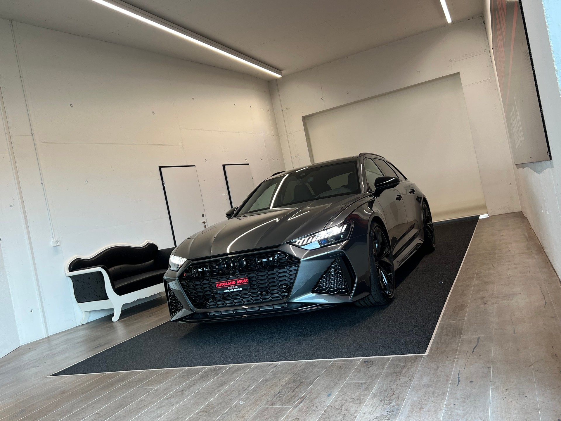 AUDI RS6 Avant 4.0 TFSI V8 Performance quattro-image-2