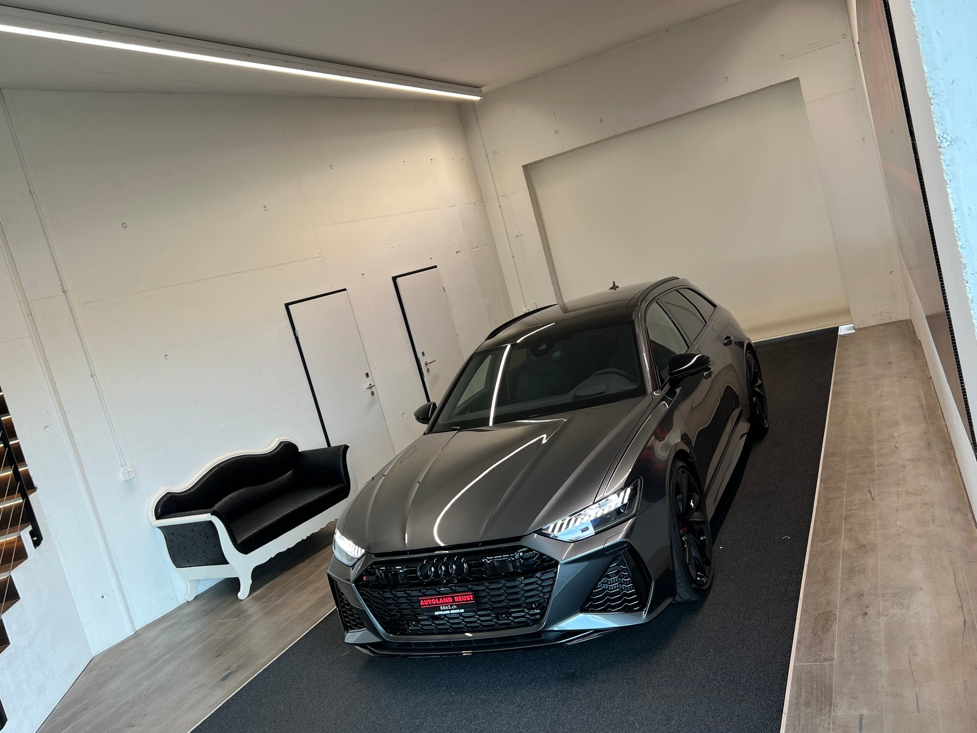 AUDI RS6 Avant 4.0 TFSI V8 Performance quattro-image-3