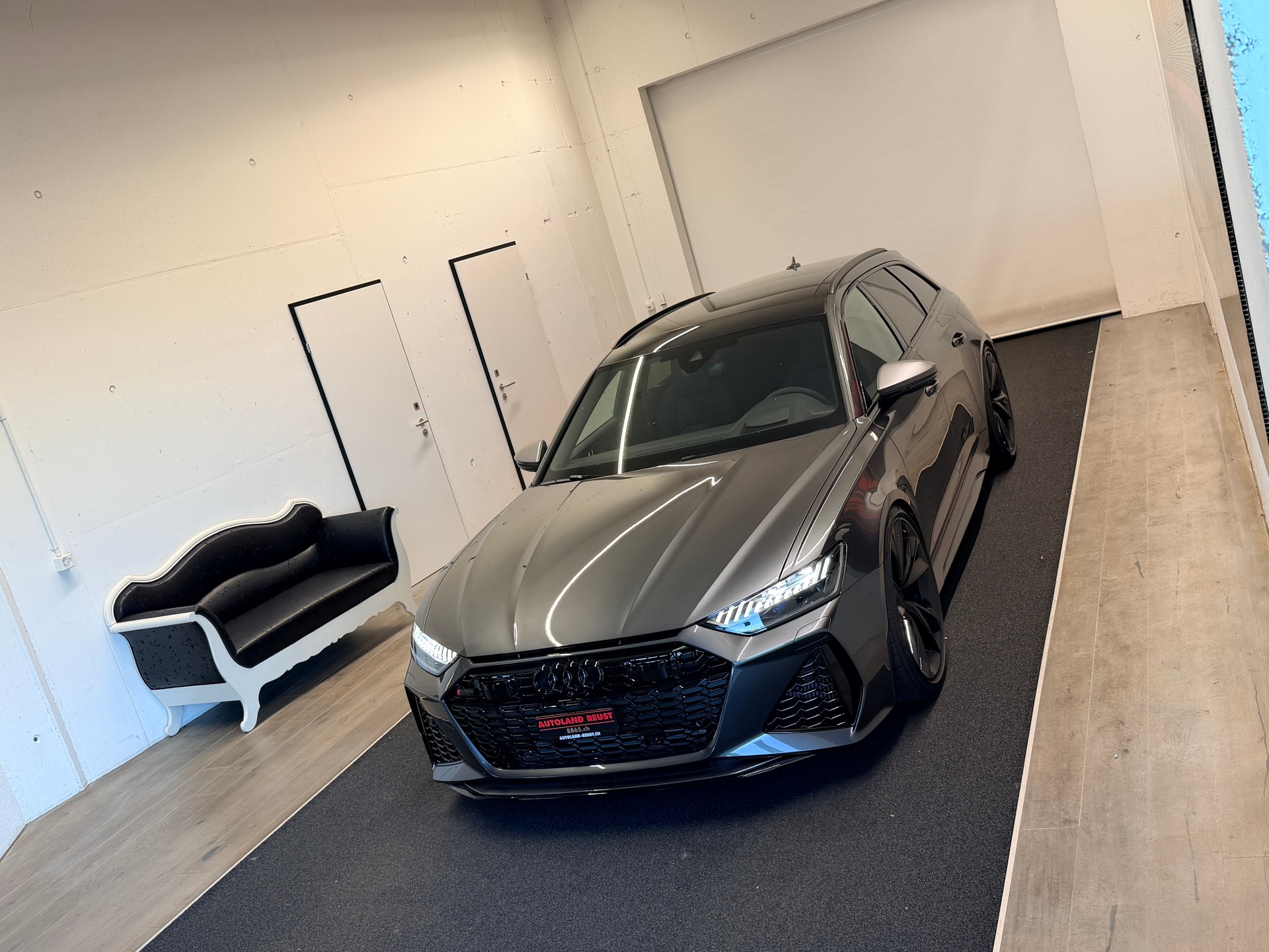 AUDI RS6 Avant 4.0 TFSI V8 Performance quattro-showroom-element-3