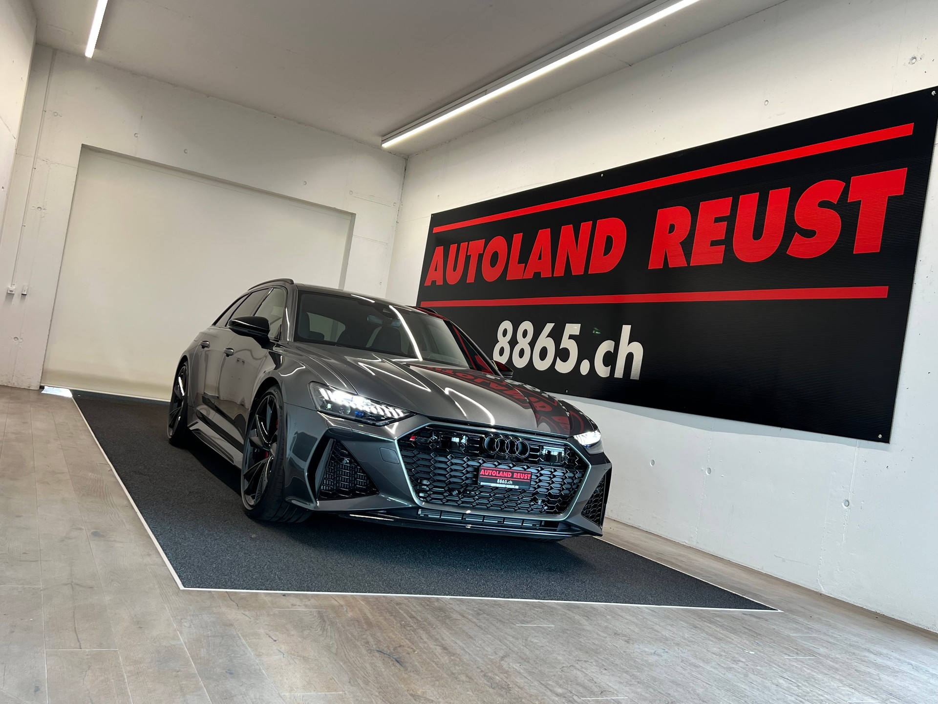 AUDI RS6 Avant 4.0 TFSI V8 Performance quattro-image-0